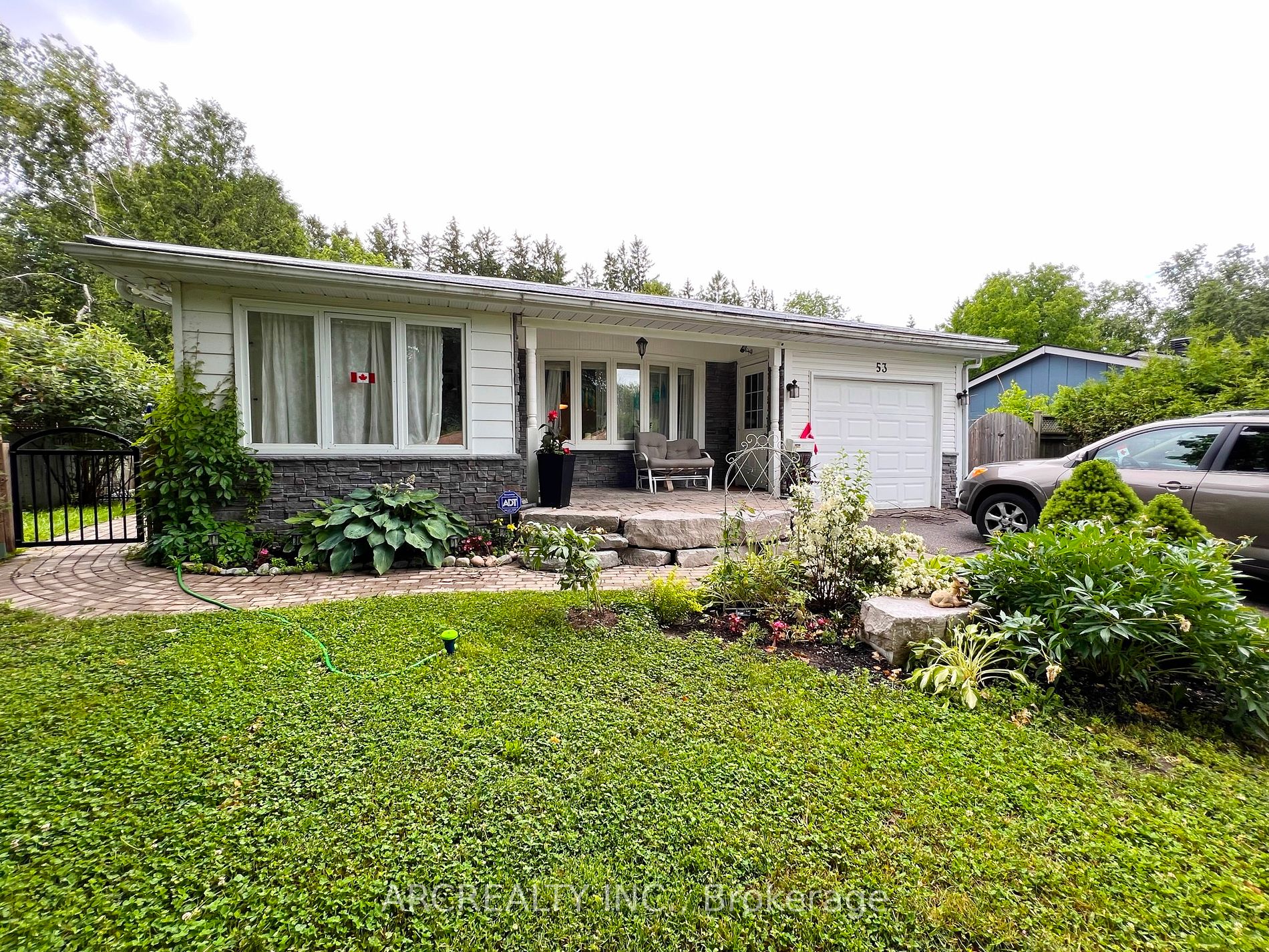 53 Orma Dr Property Photo 1