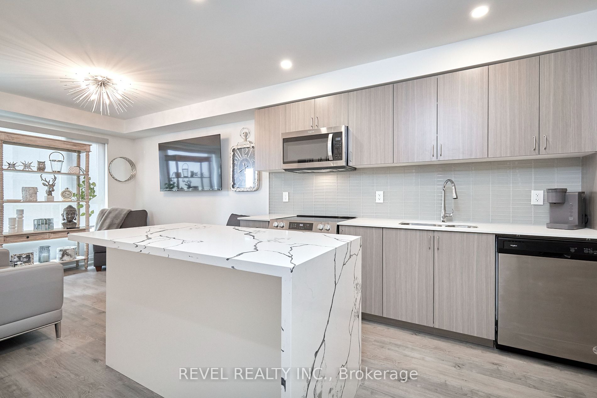 58 Lakeside Terr 10 Property Photo 4