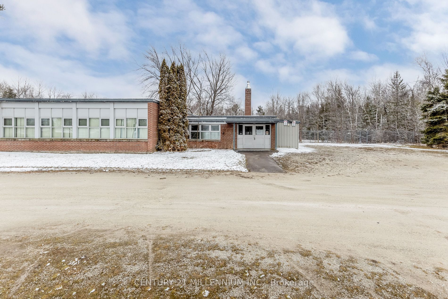 3267 Mosley St Property Photo