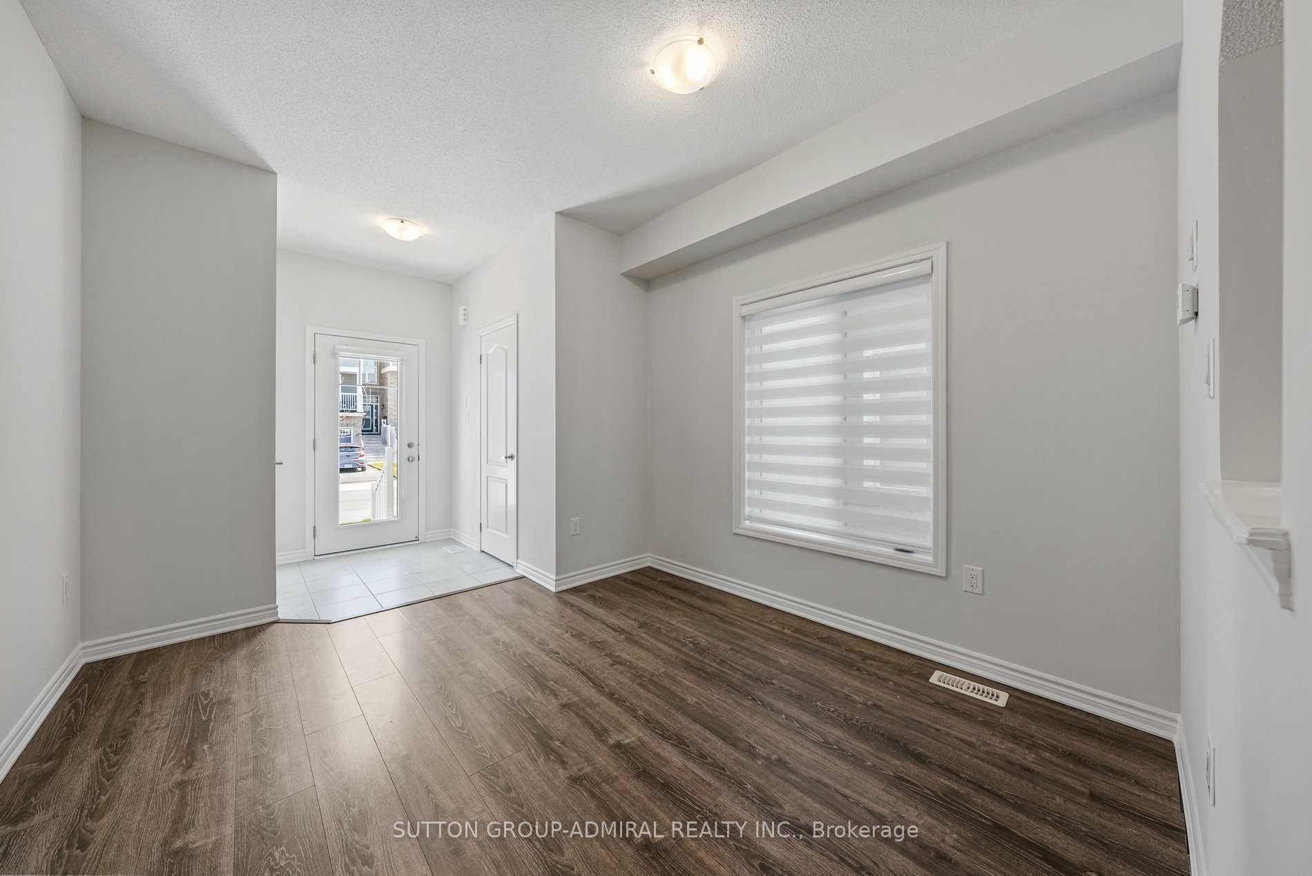15 Hills Thistle Dr Property Photo 2