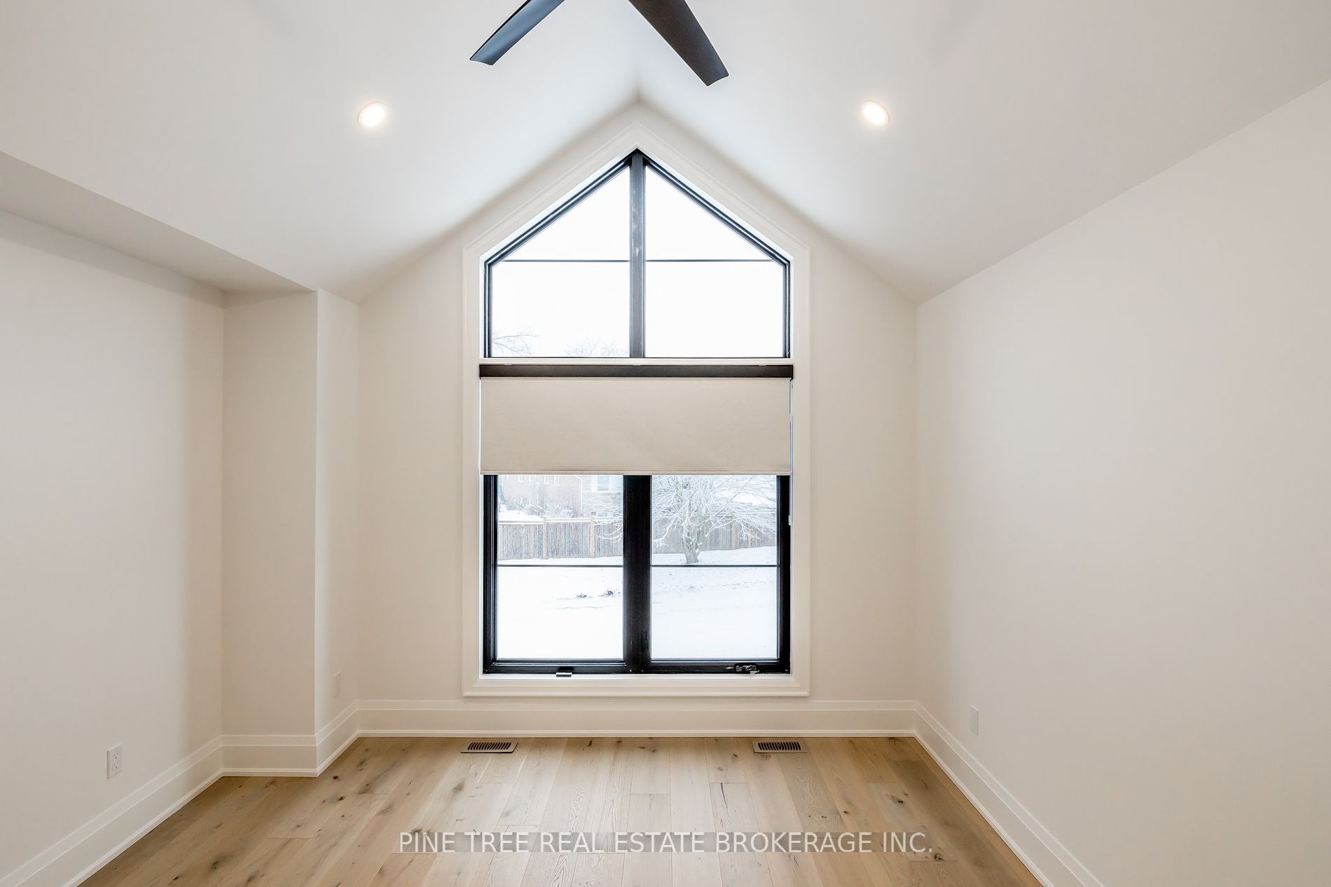 15 Lakeview Cres Property Photo 21
