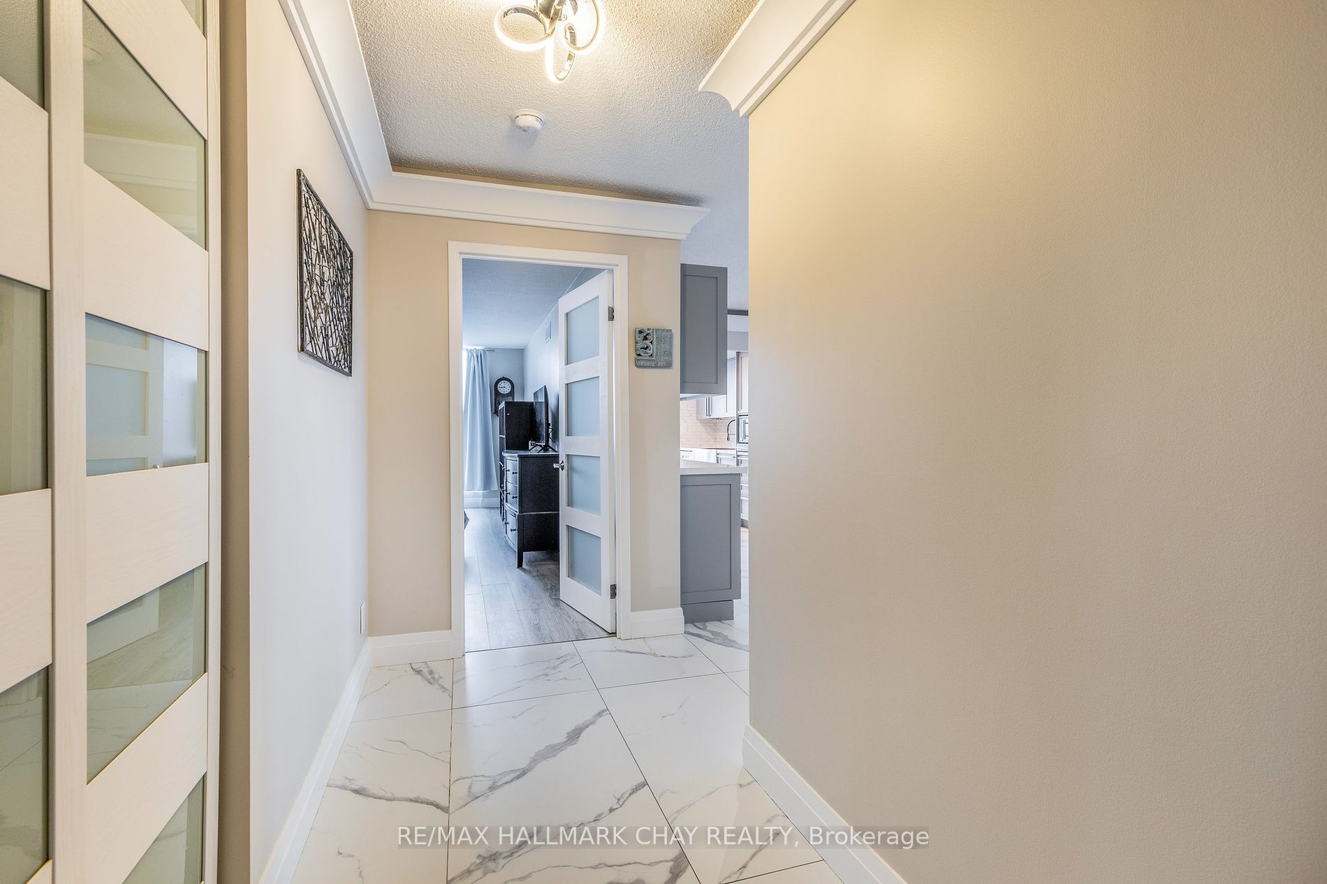 65 Ellen St 8 Property Photo 5