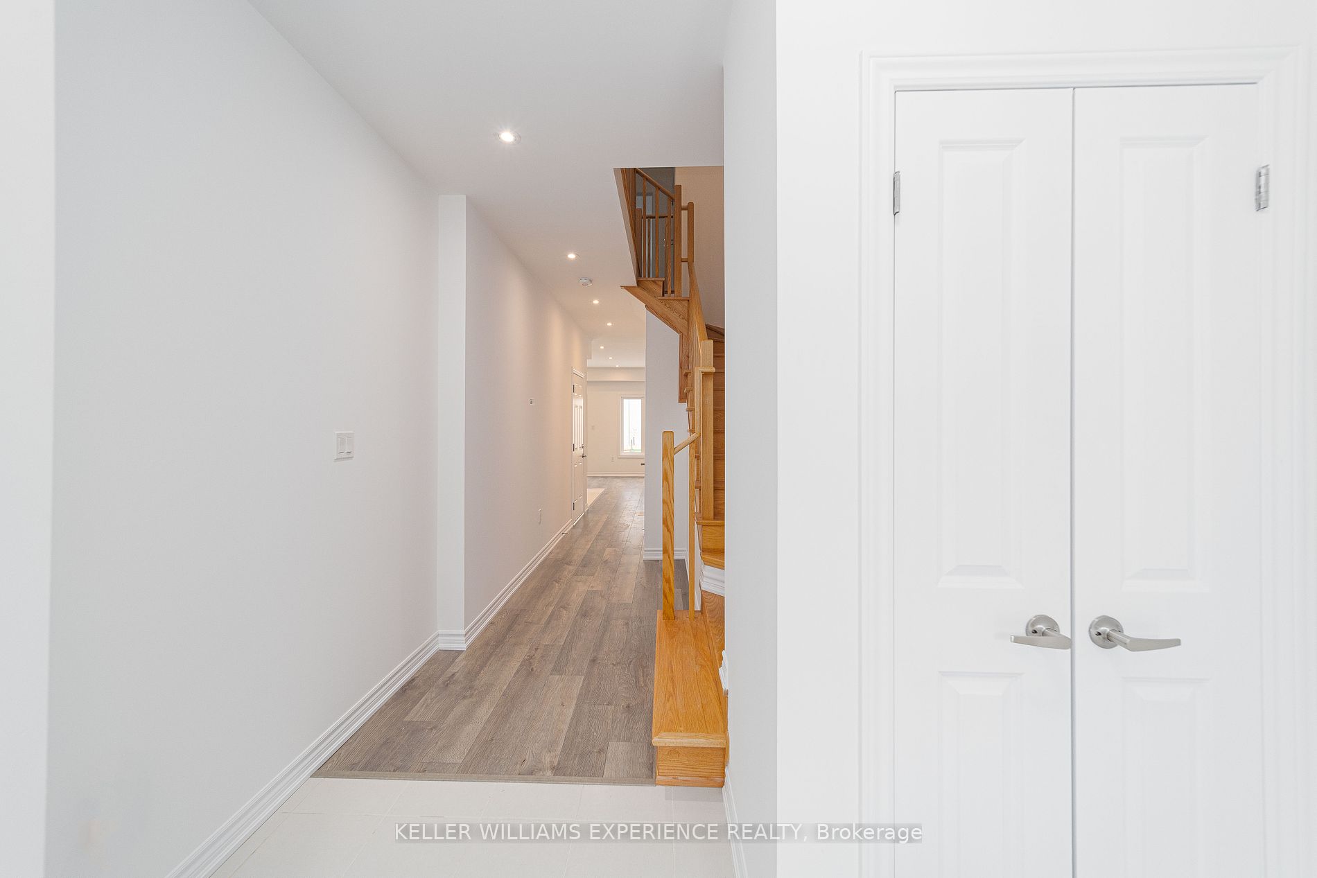 10 Wagon Lane Property Photo 3