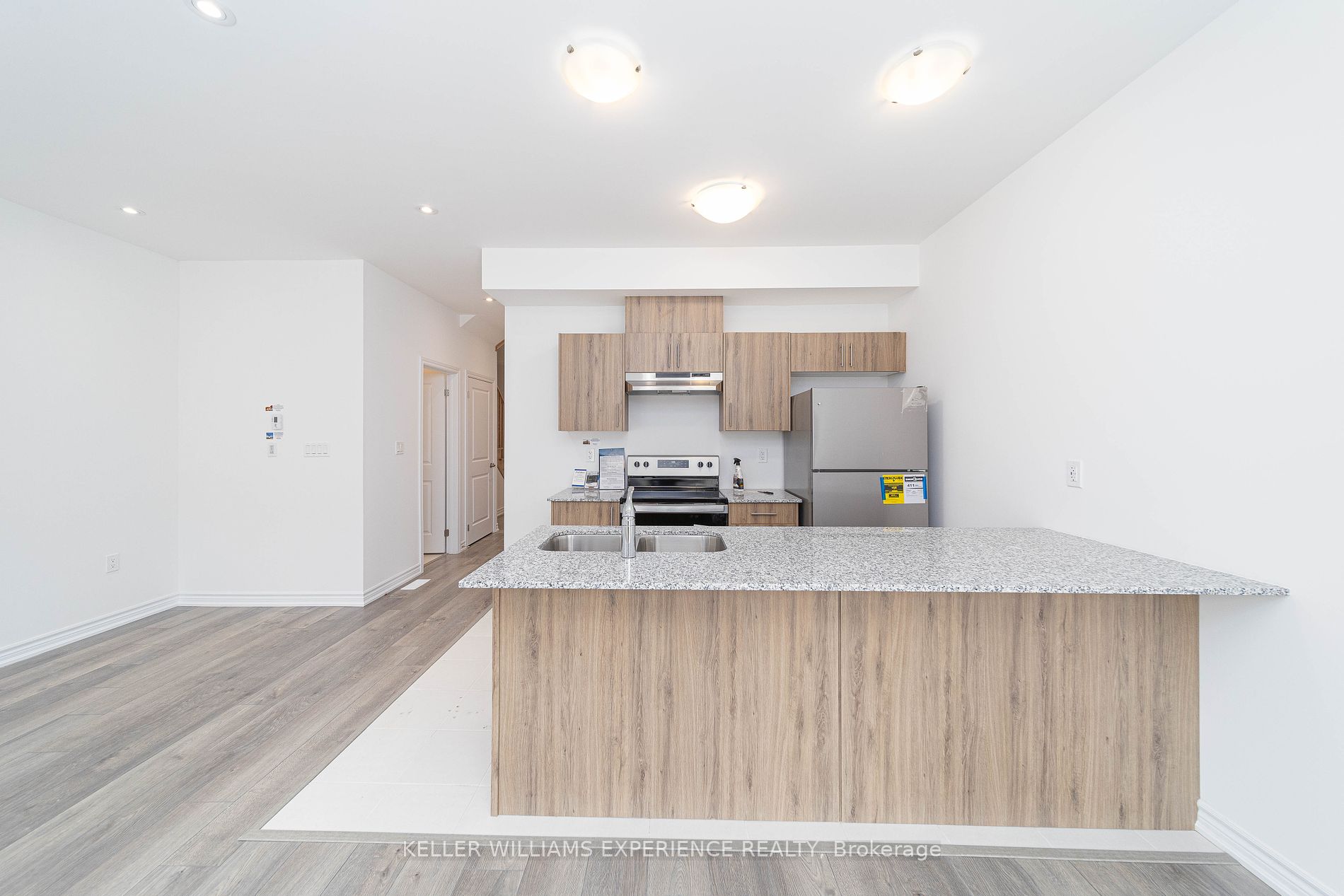 10 Wagon Lane Property Photo 8