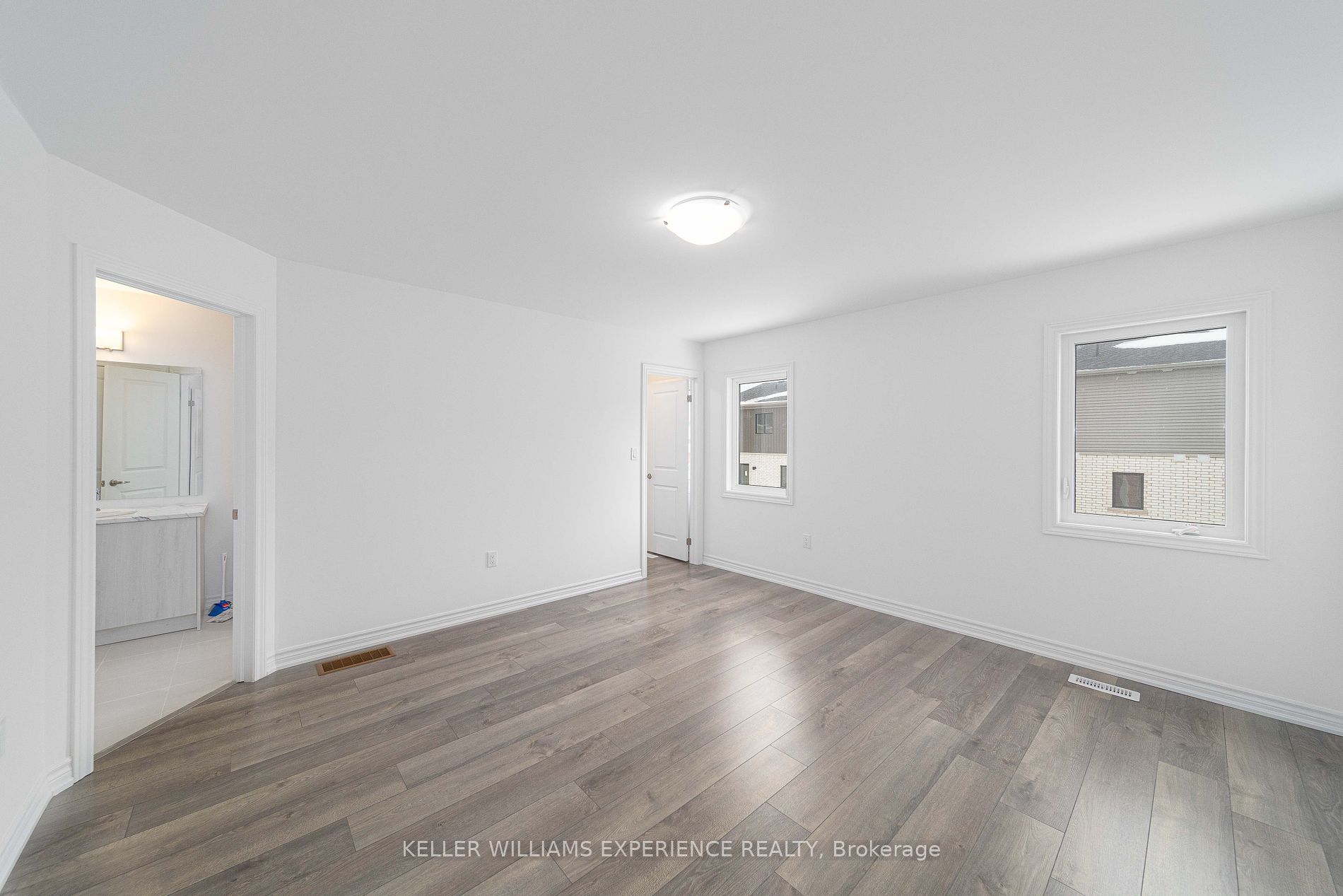 10 Wagon Lane Property Photo 18