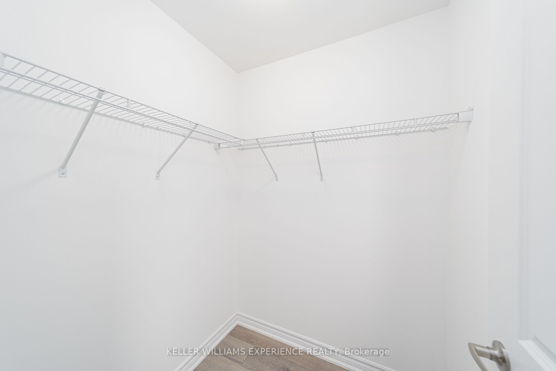 10 Wagon Lane Property Photo 19