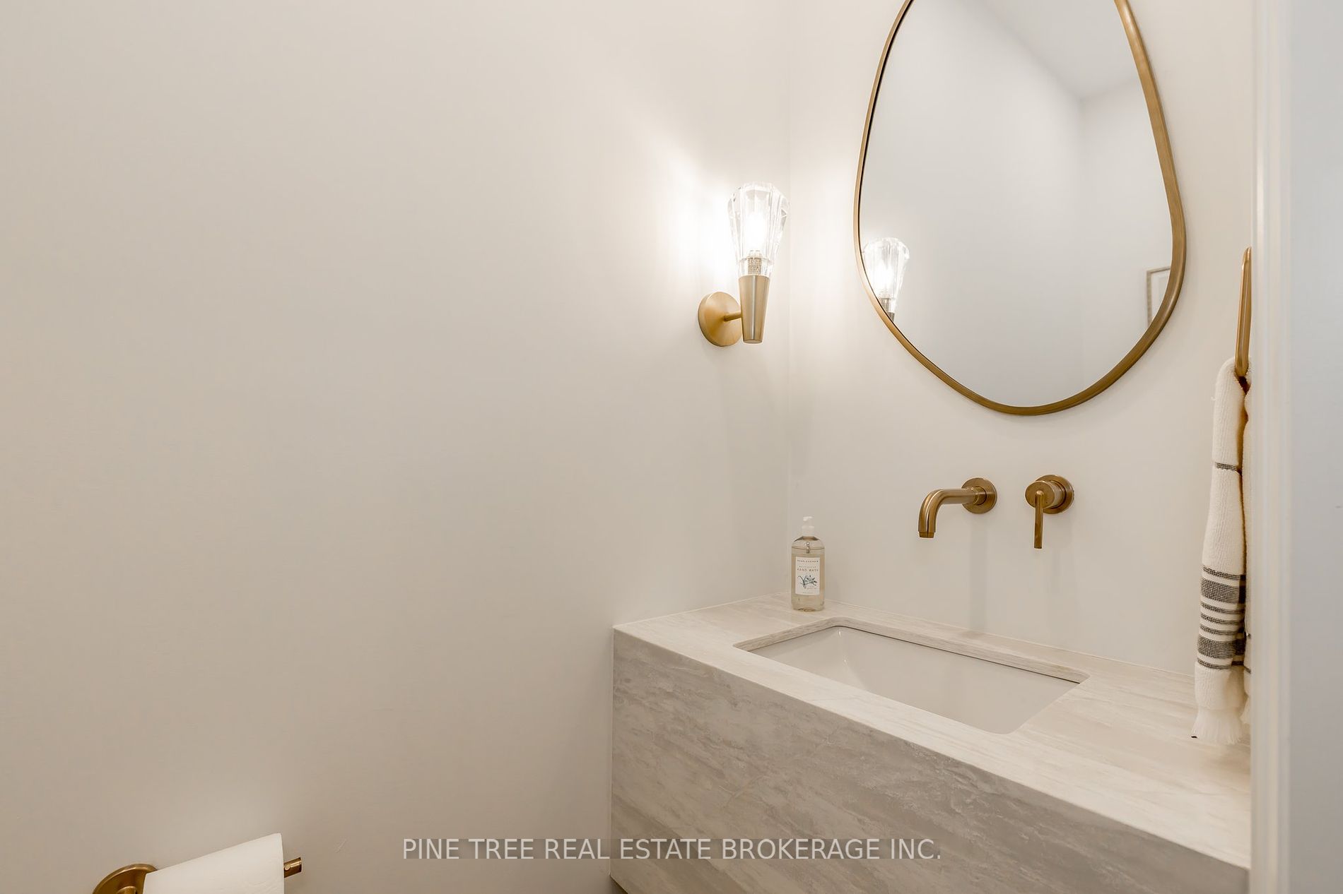 19 Lakeview Cres Property Photo 9