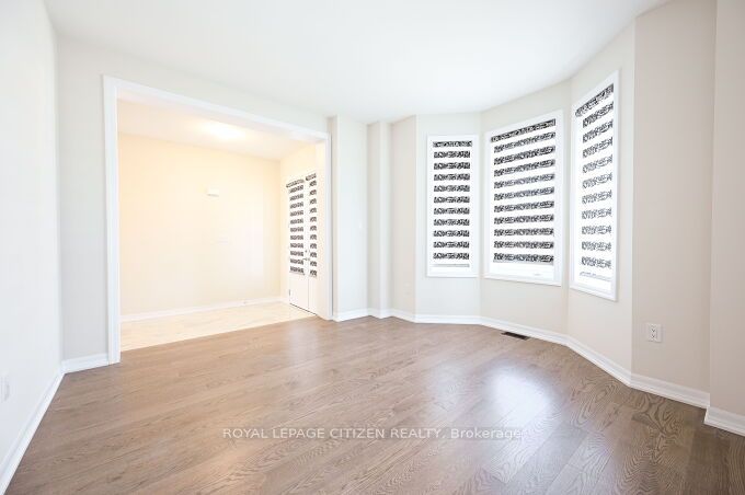 226 Warden St Property Photo 6