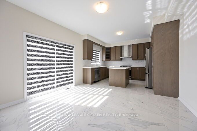 226 Warden St Property Photo 14