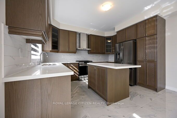 226 Warden St Property Photo 17