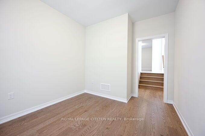 226 Warden St Property Photo 20