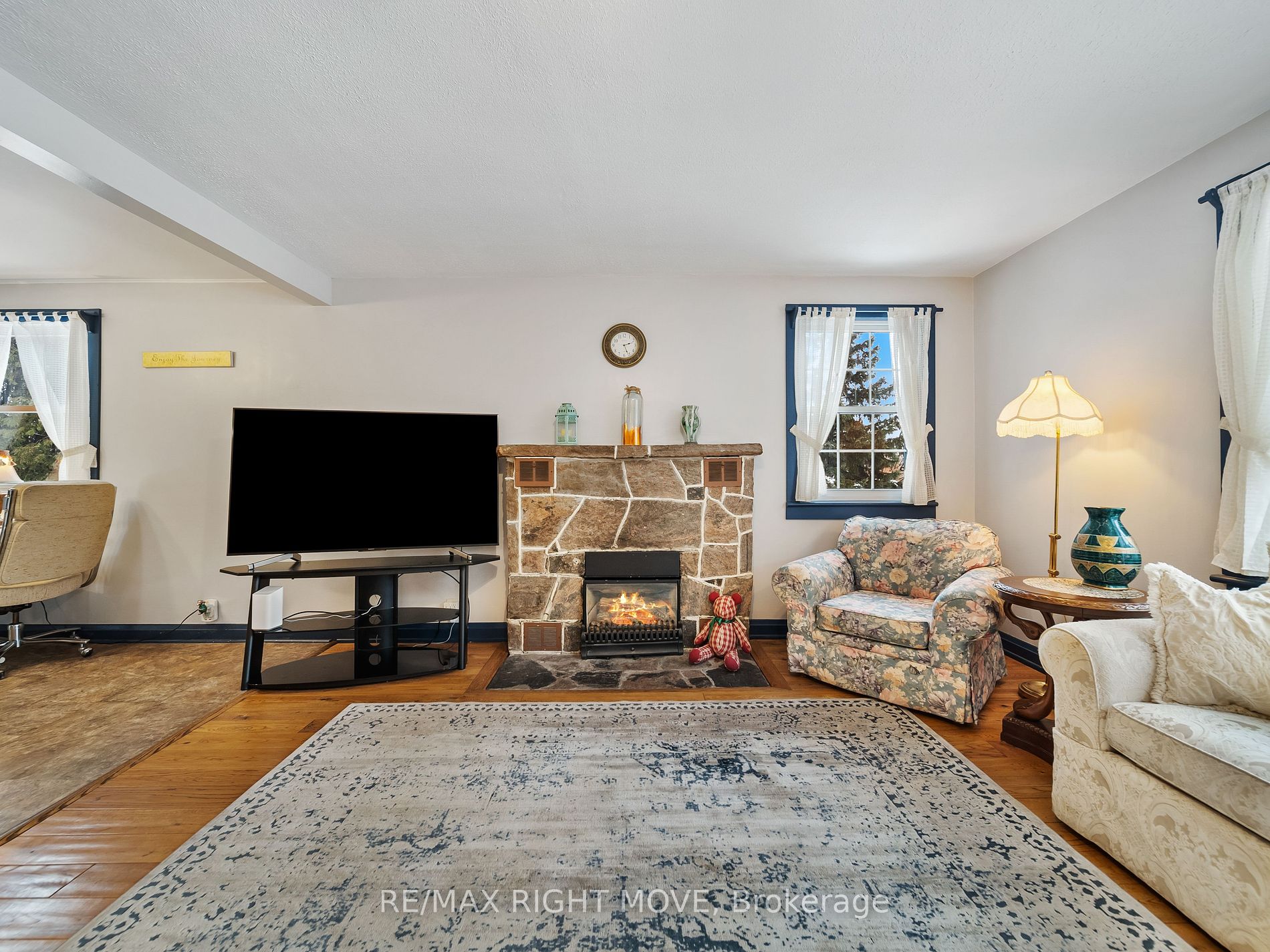515 Bay St Property Photo 5