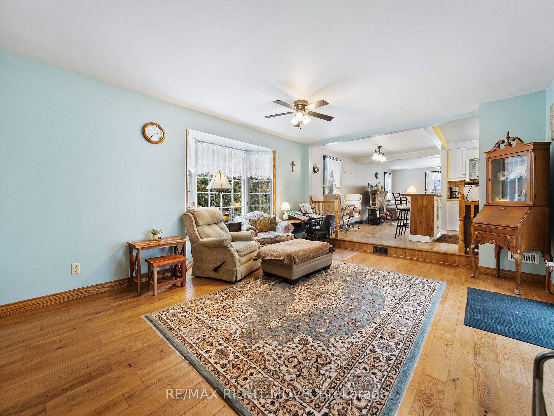 515 Bay St Property Photo 9