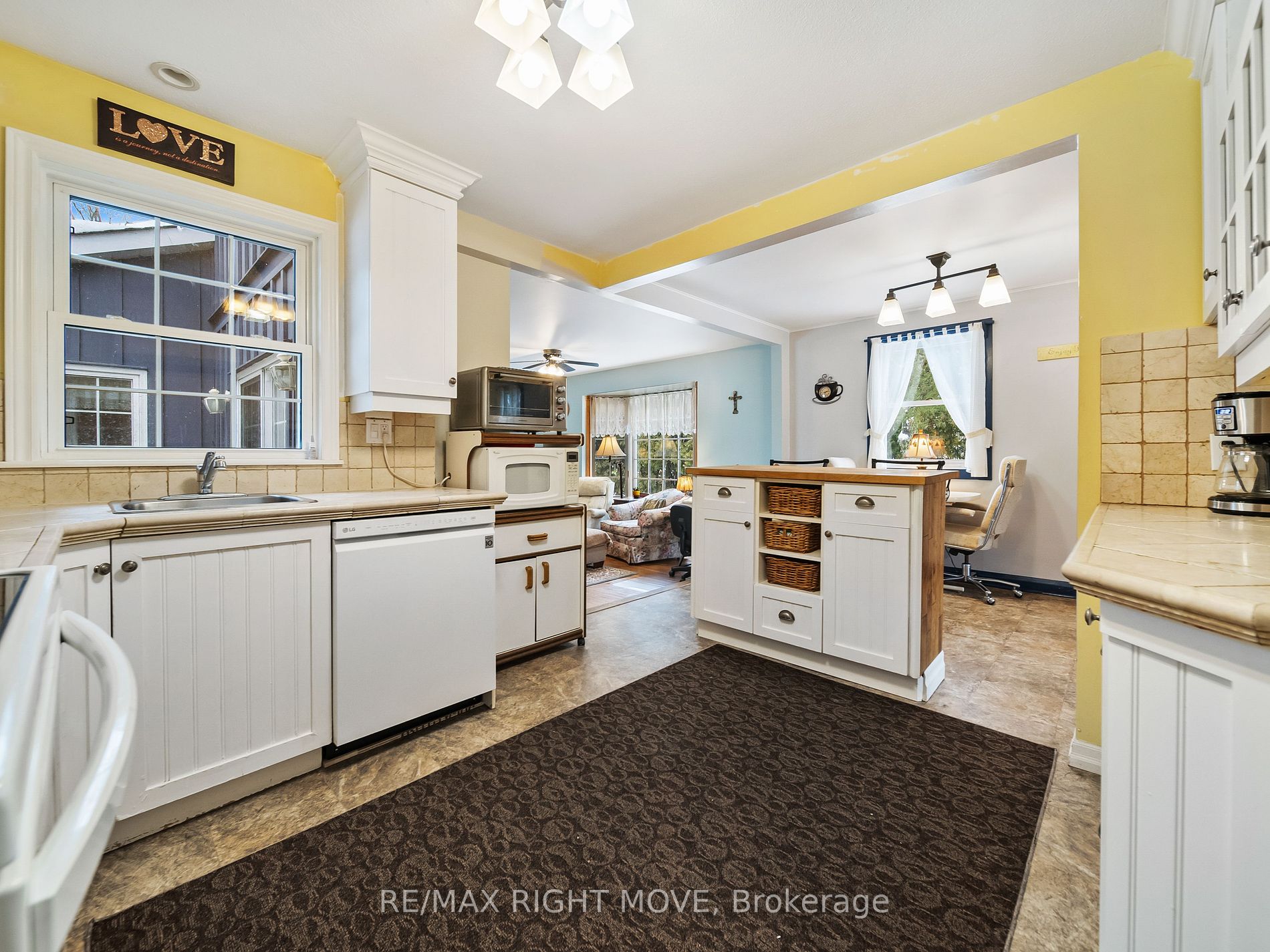 515 Bay St Property Photo 12