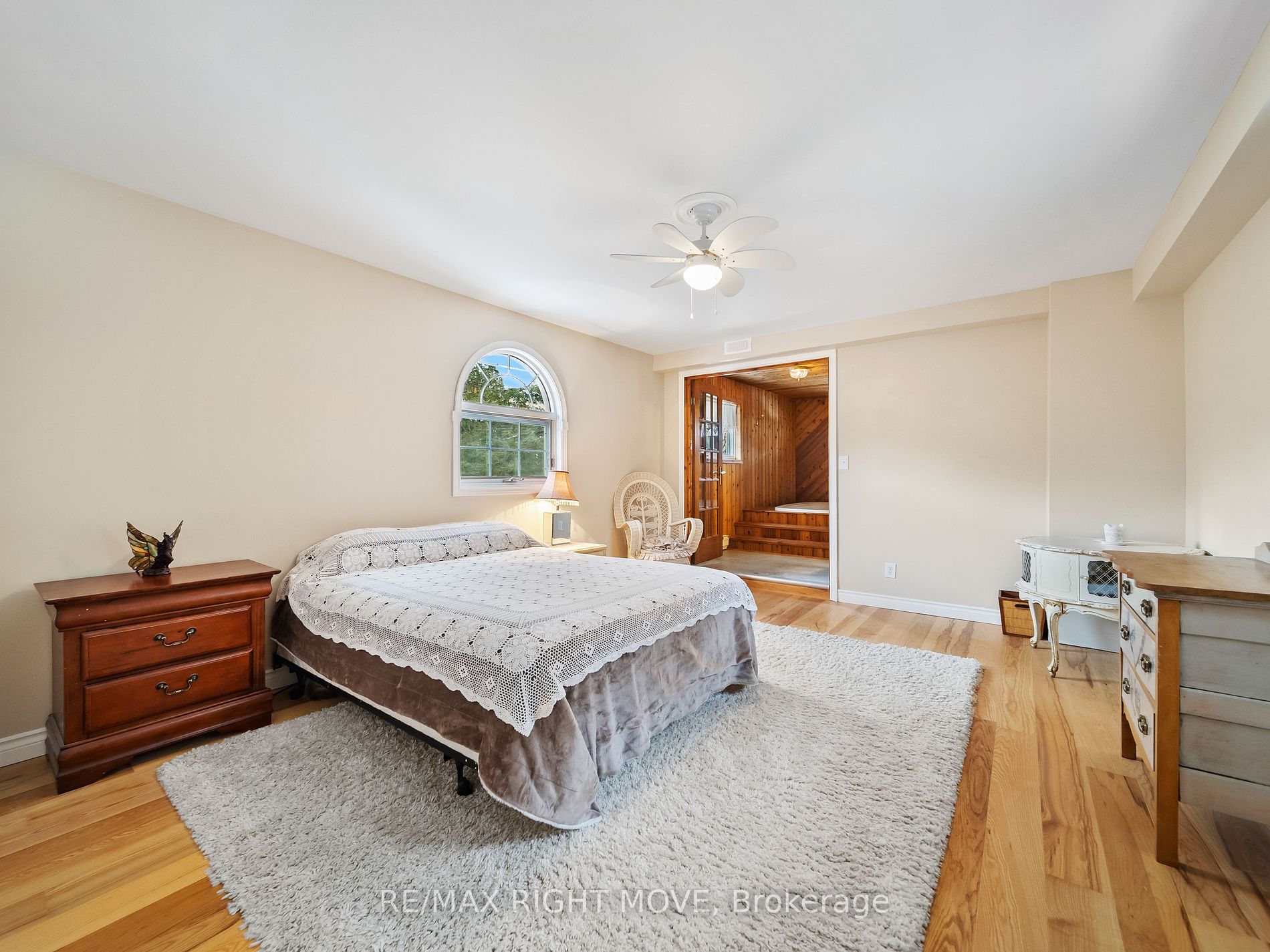 515 Bay St Property Photo 18