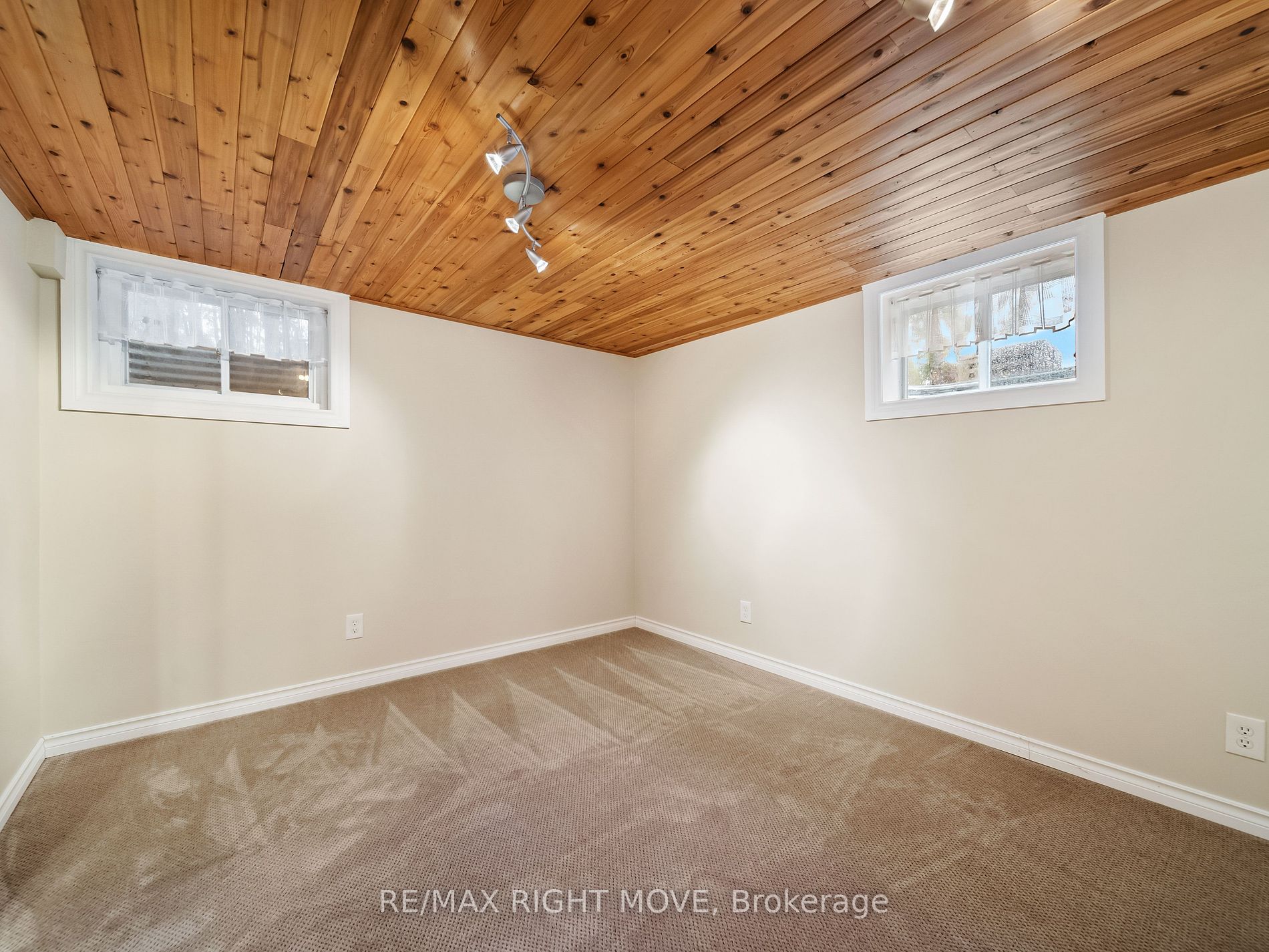 515 Bay St Property Photo 26