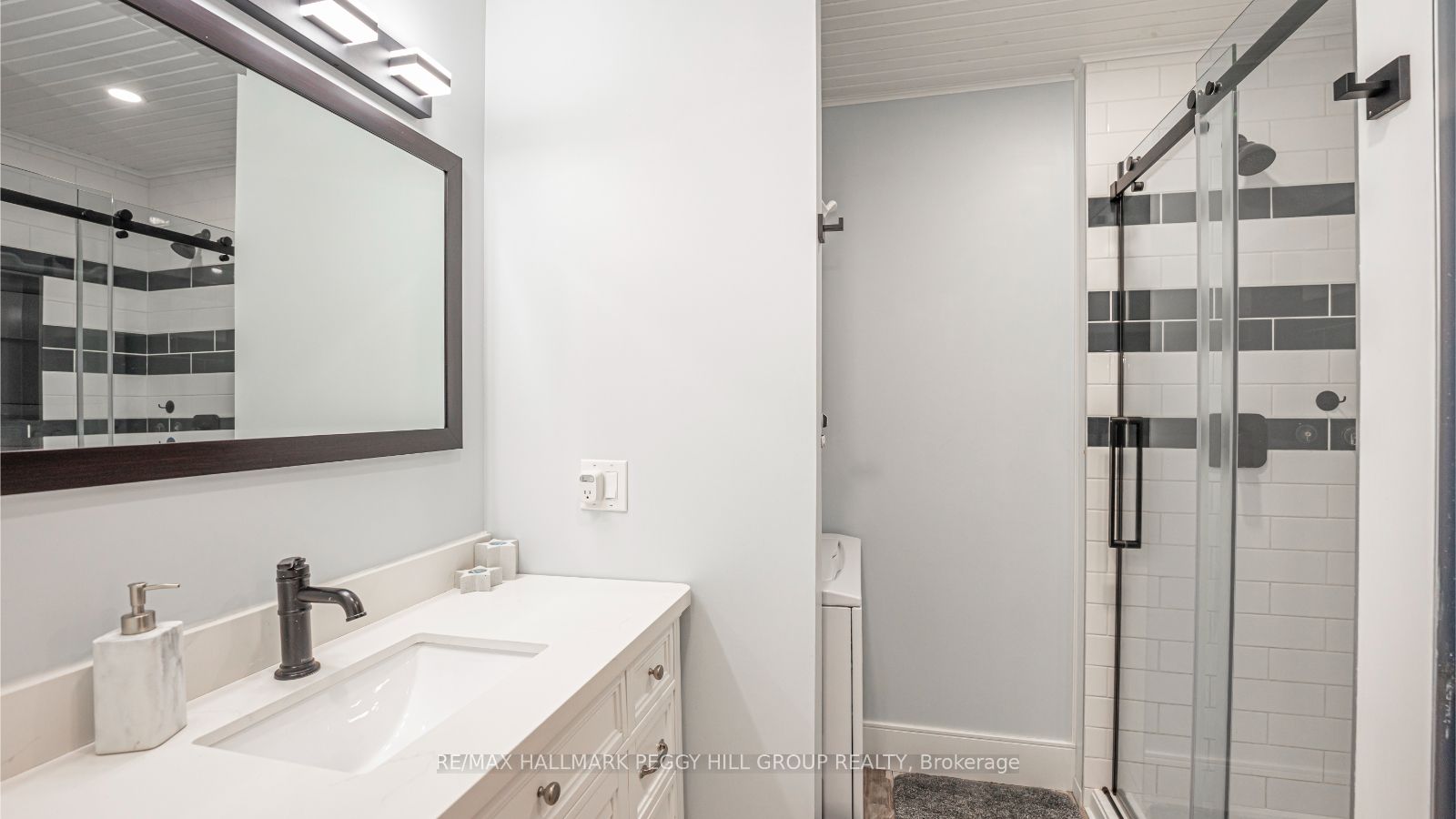 552 Big Bay Point Rd Property Photo 18