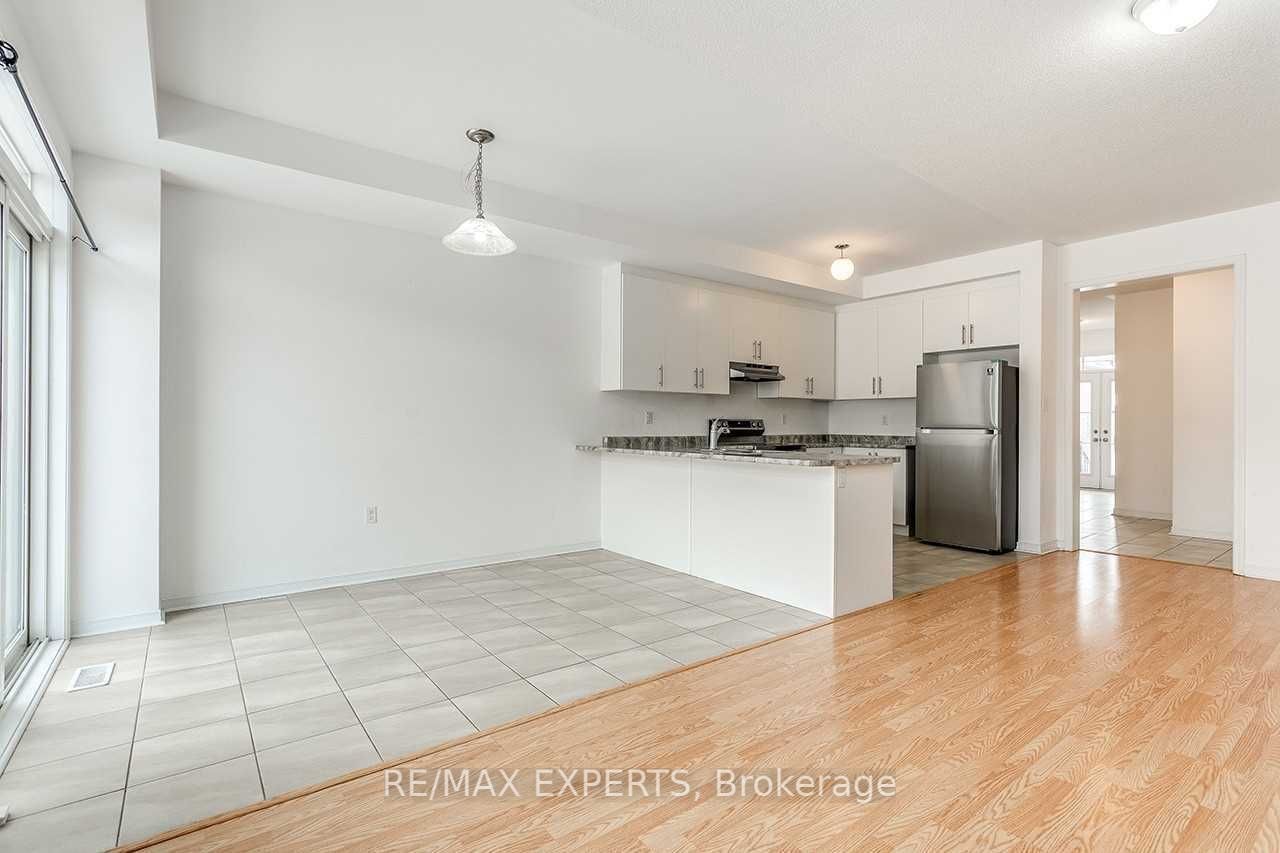 17 Albany St Property Photo 6