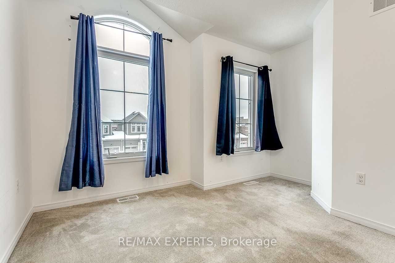 17 Albany St Property Photo 15