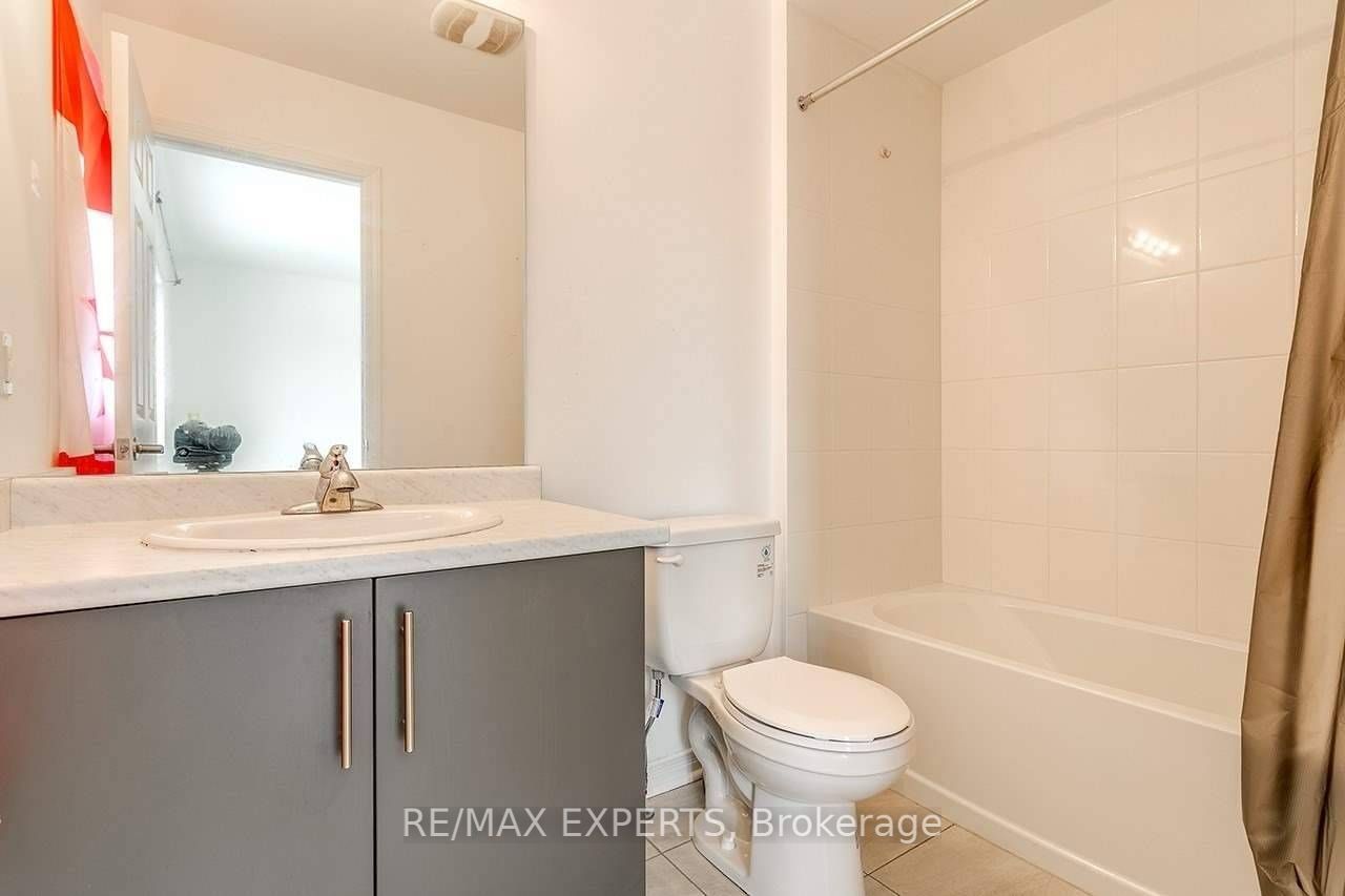 17 Albany St Property Photo 19