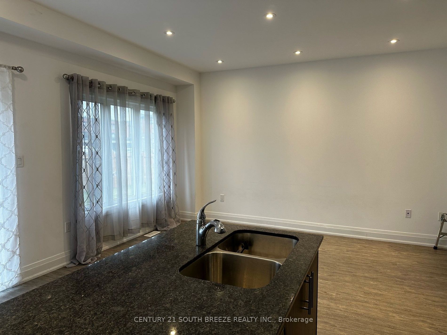 133 Gateland Dr Property Photo 8