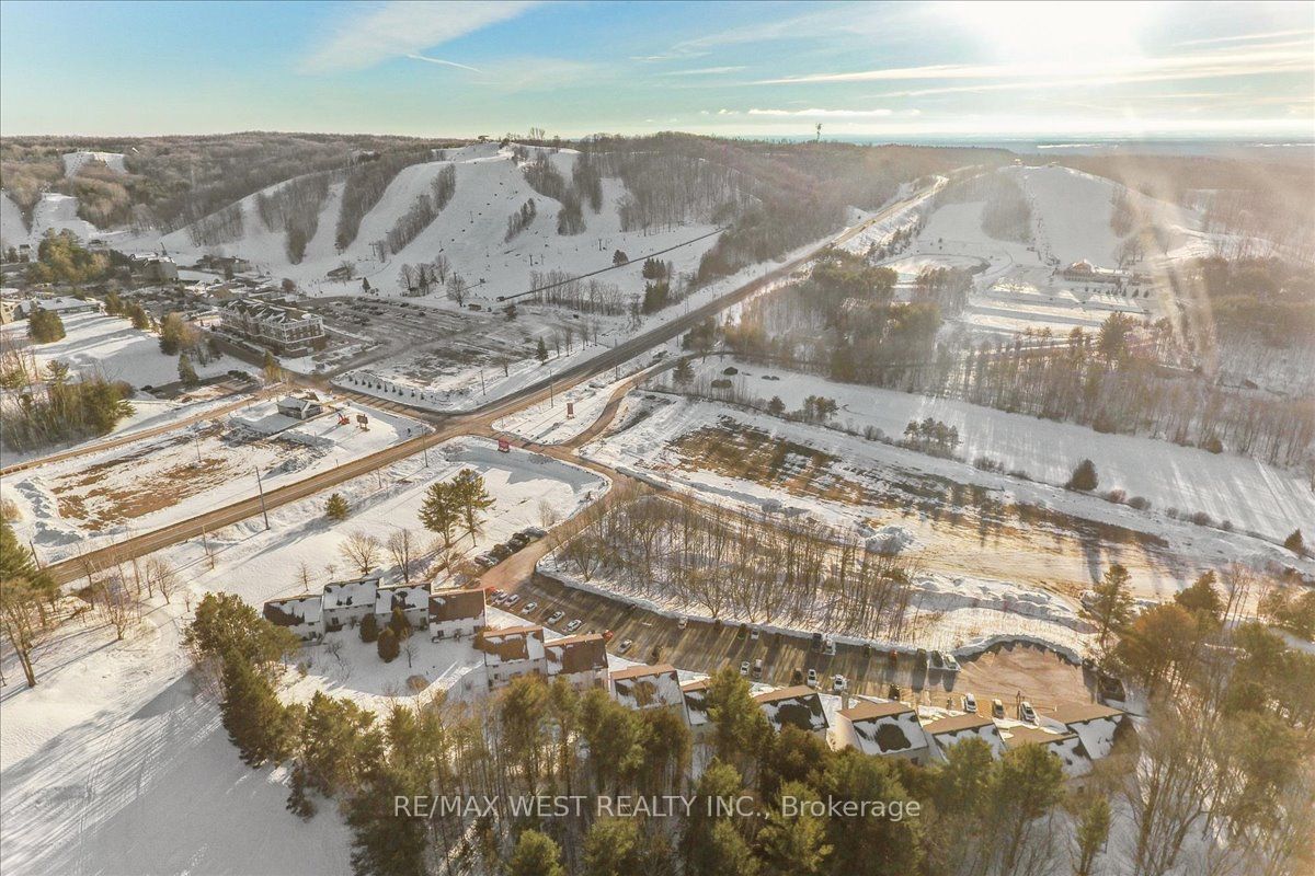 1102 Horseshoe Valley Rd W 223 Property Photo 15