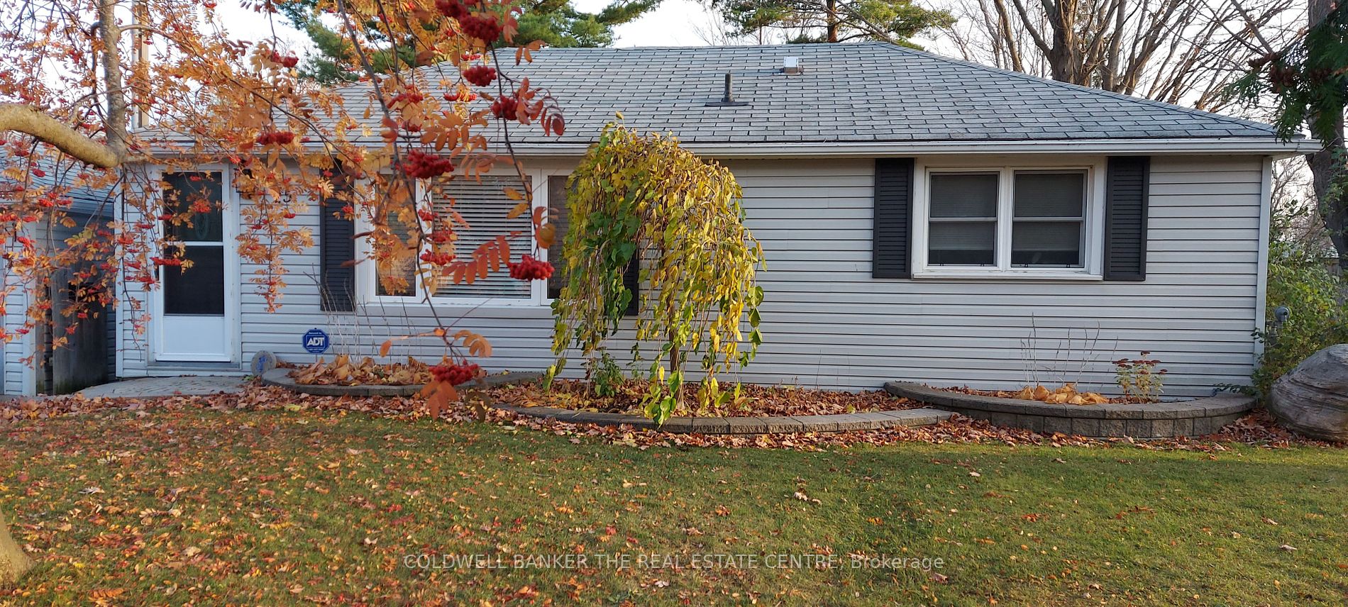 25 Grace Ave Picture