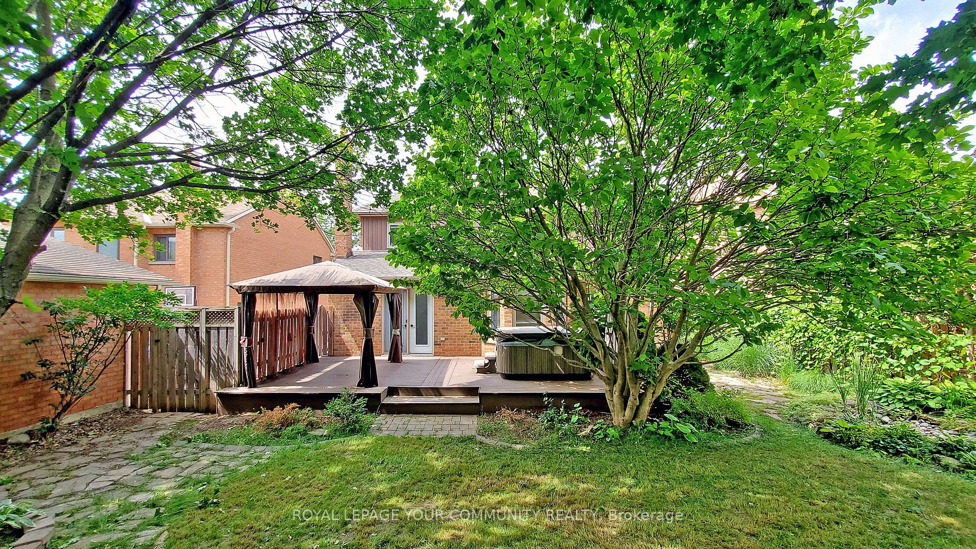 63 Falling Brook Dr Property Photo 37