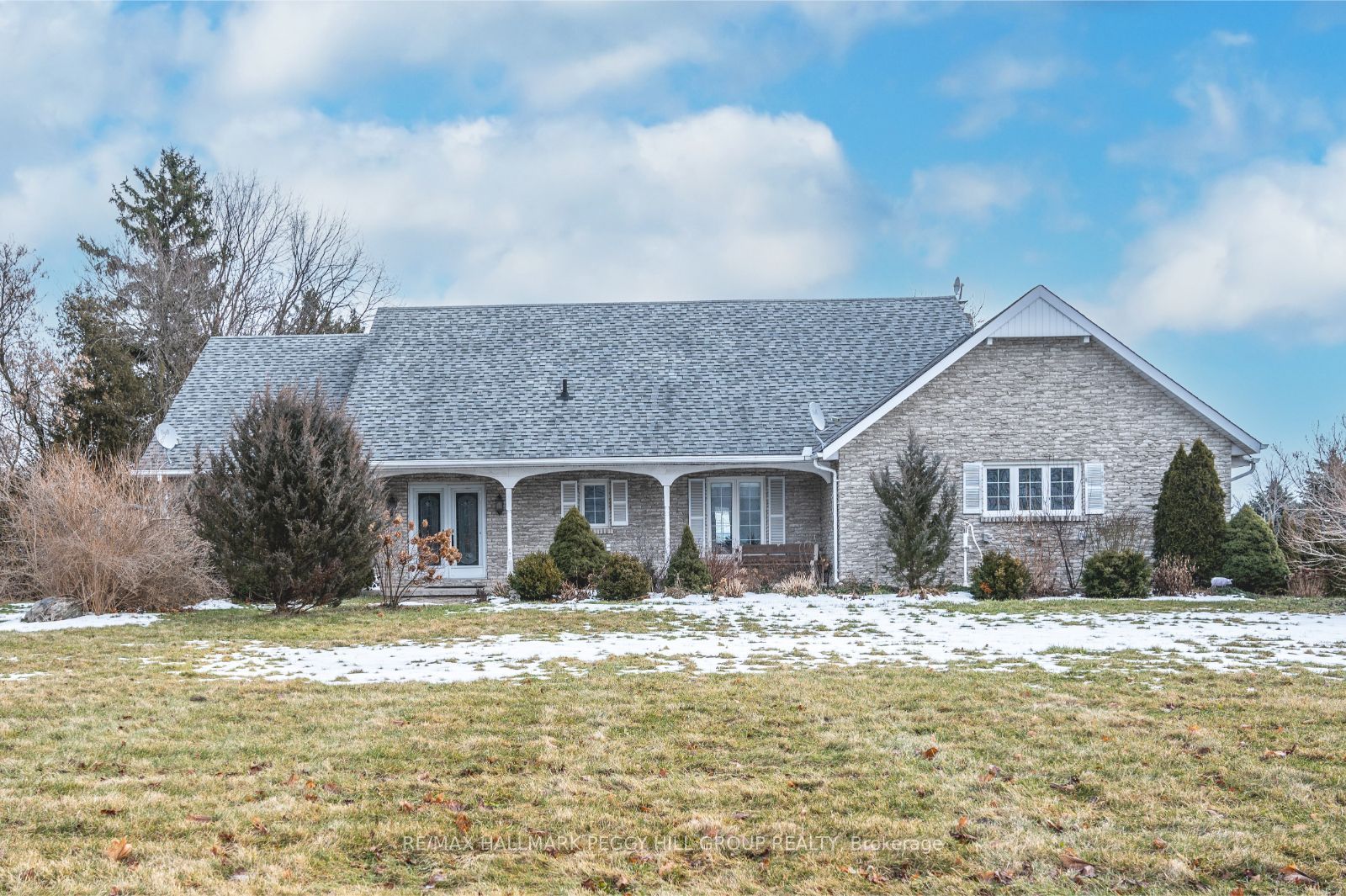 2621 Crossland Rd E Property Photo
