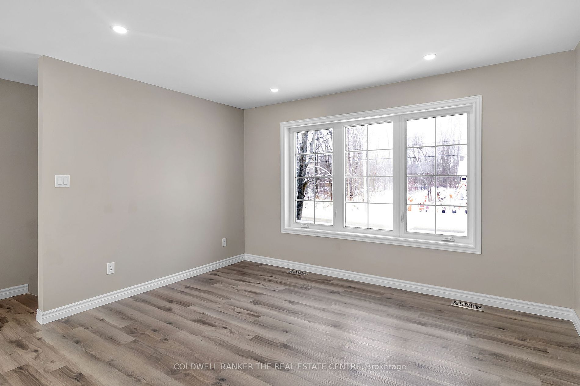 2629 Grand Tamarack Cres Property Photo 11