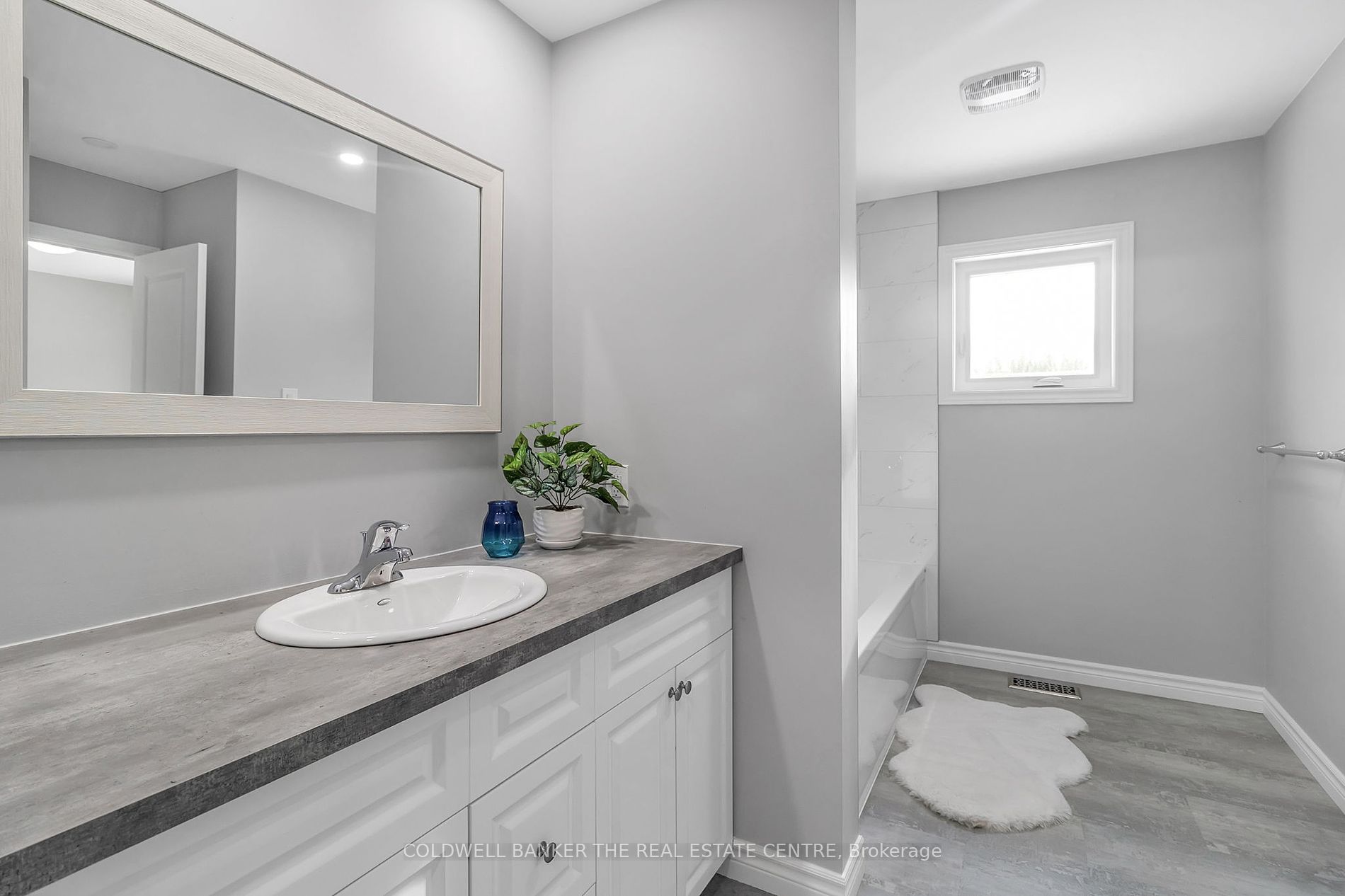 2629 Grand Tamarack Cres Property Photo 16