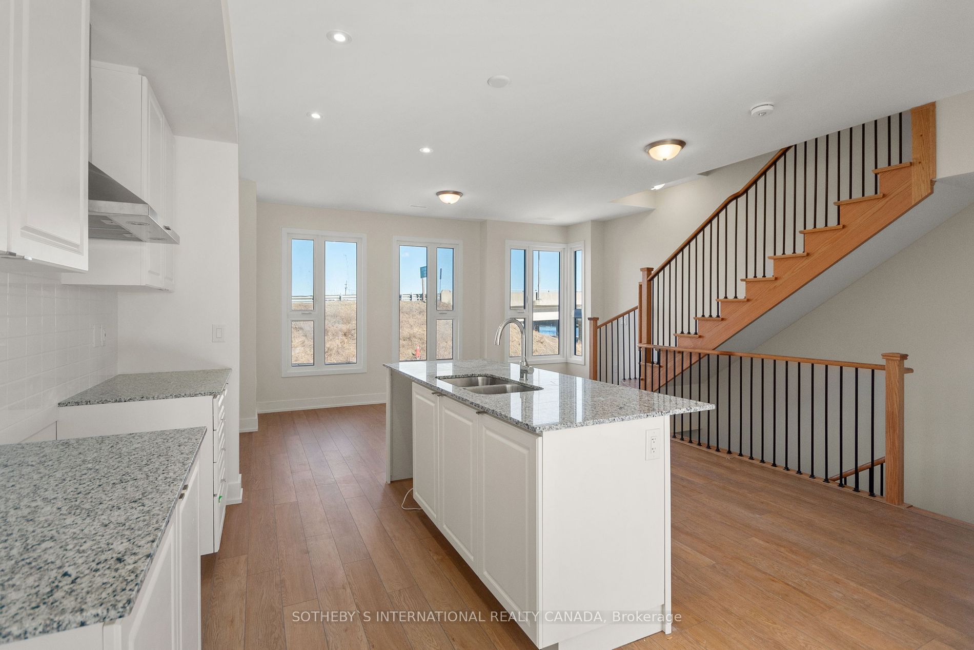 19 Mariner's Pier Way Property Photo 6