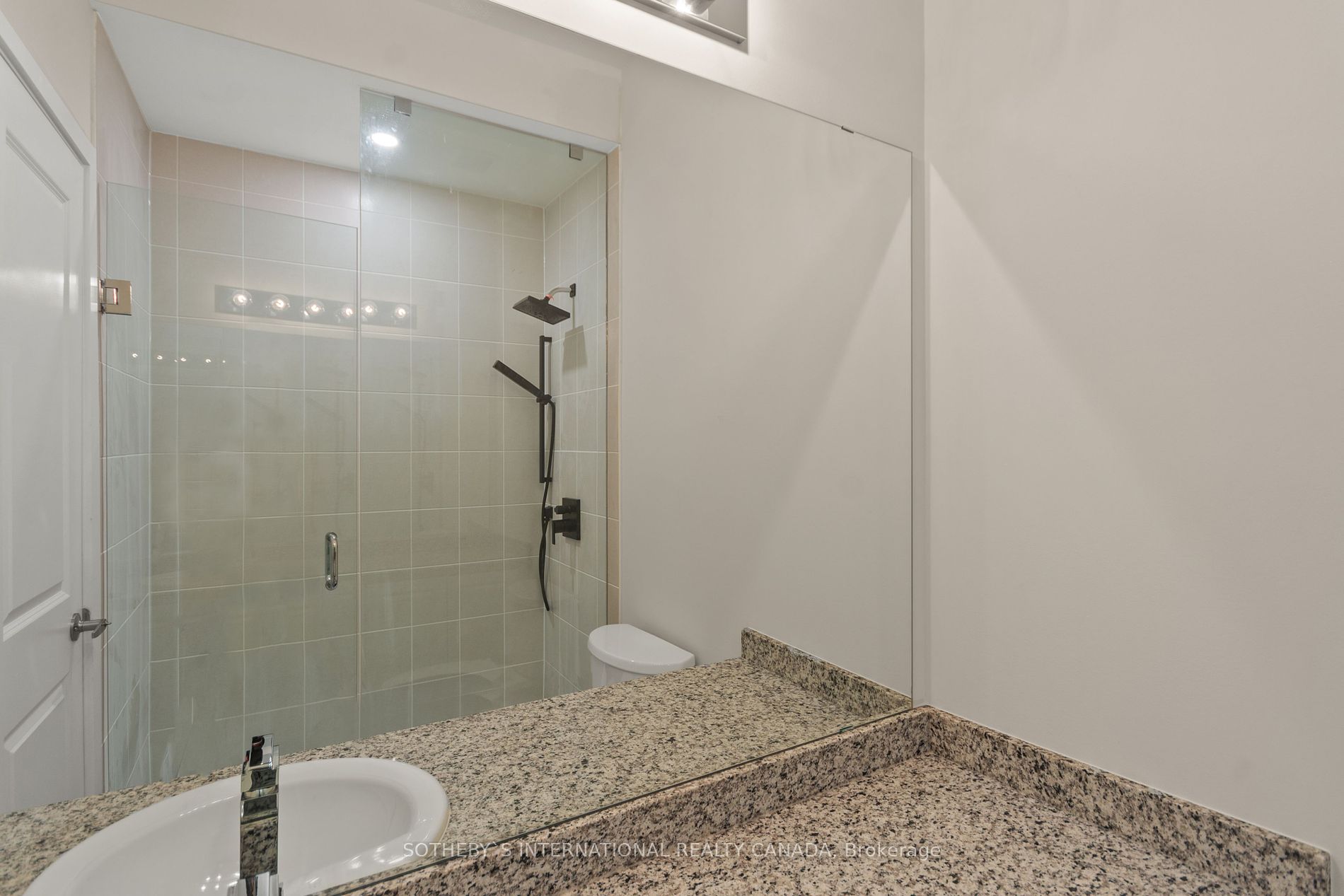 19 Mariner's Pier Way Property Photo 14