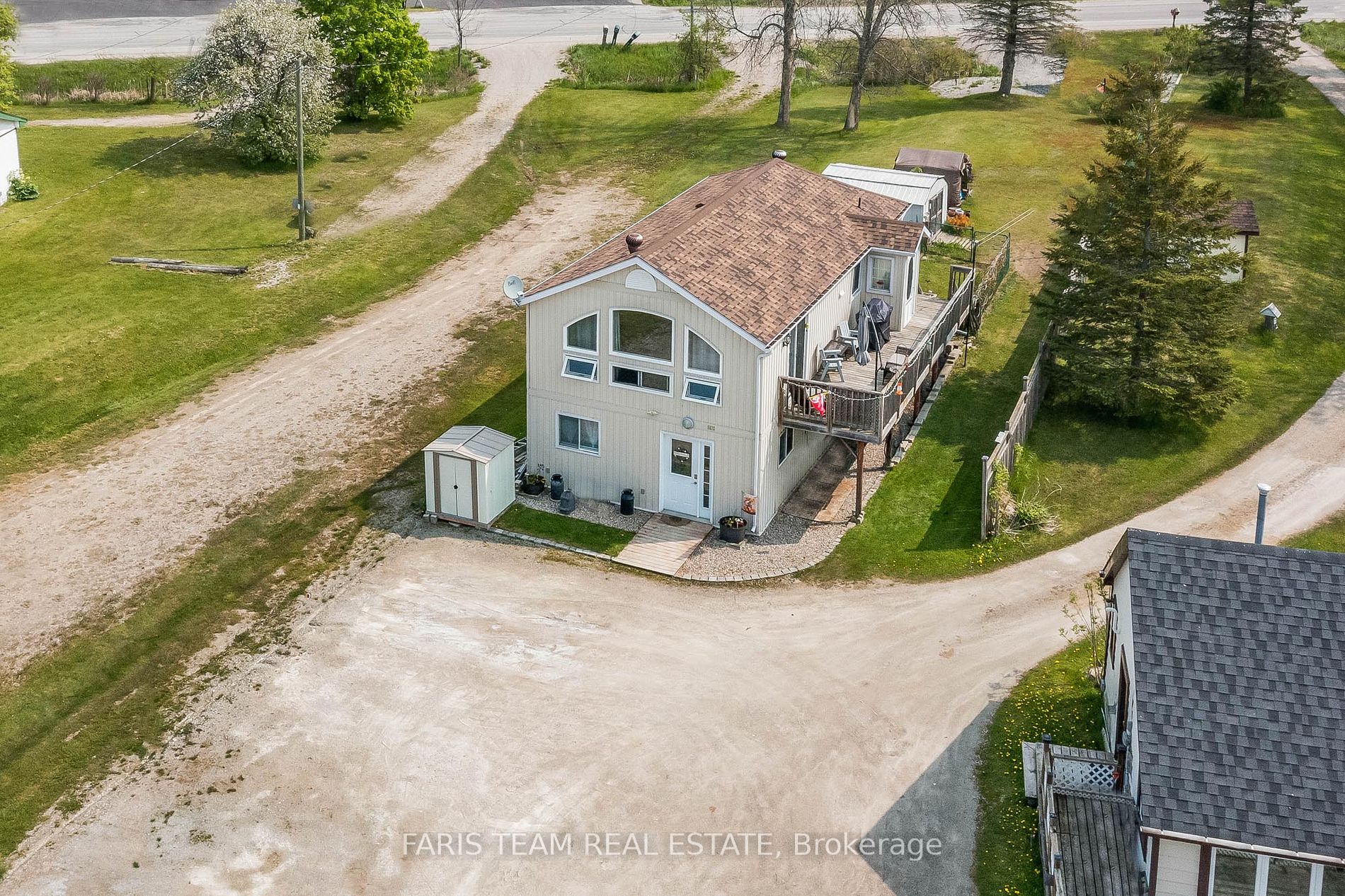 5632 Penetanguishene Rd Property Photo
