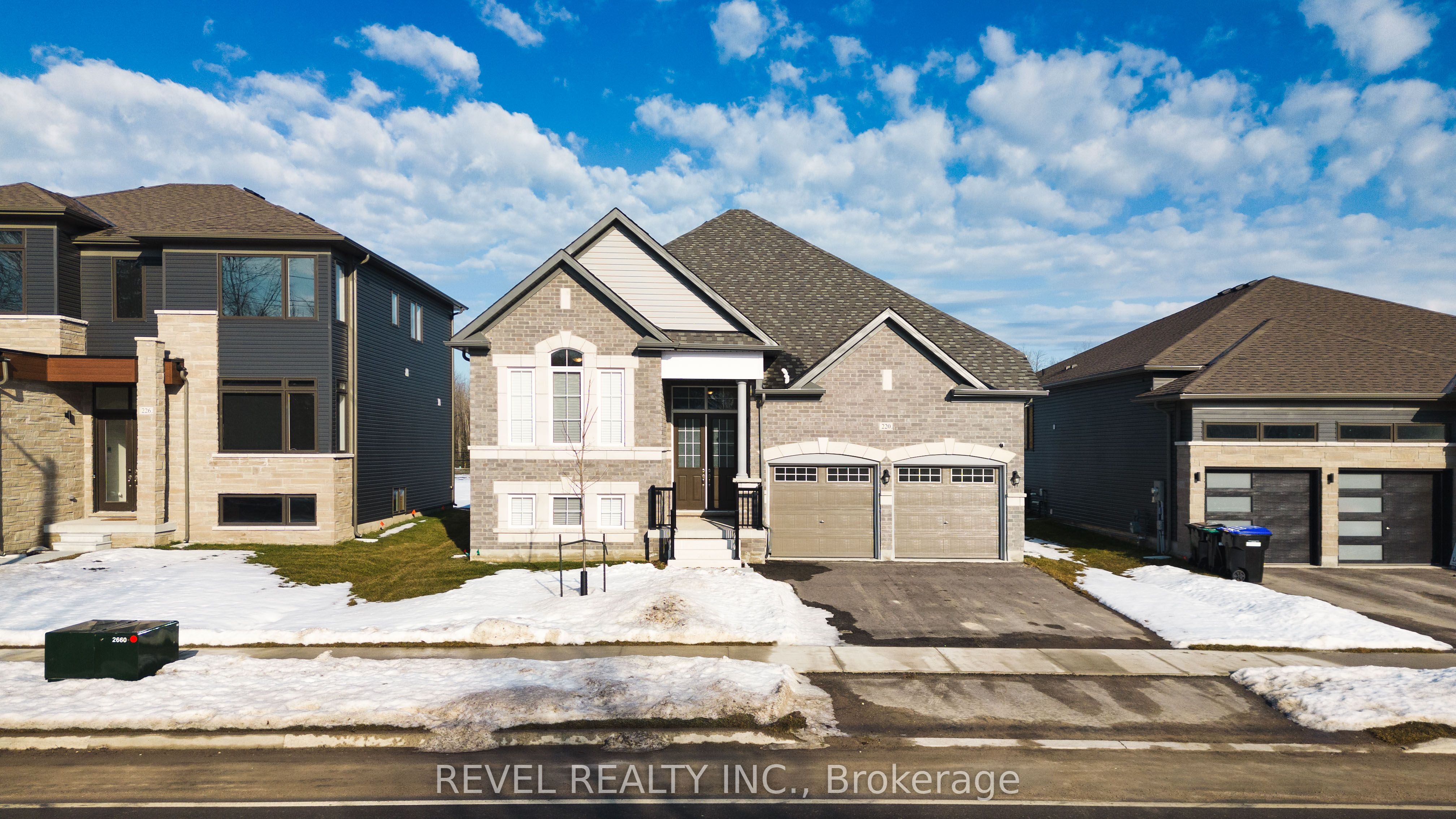 220 Ramblewood Drive Property Photo 4
