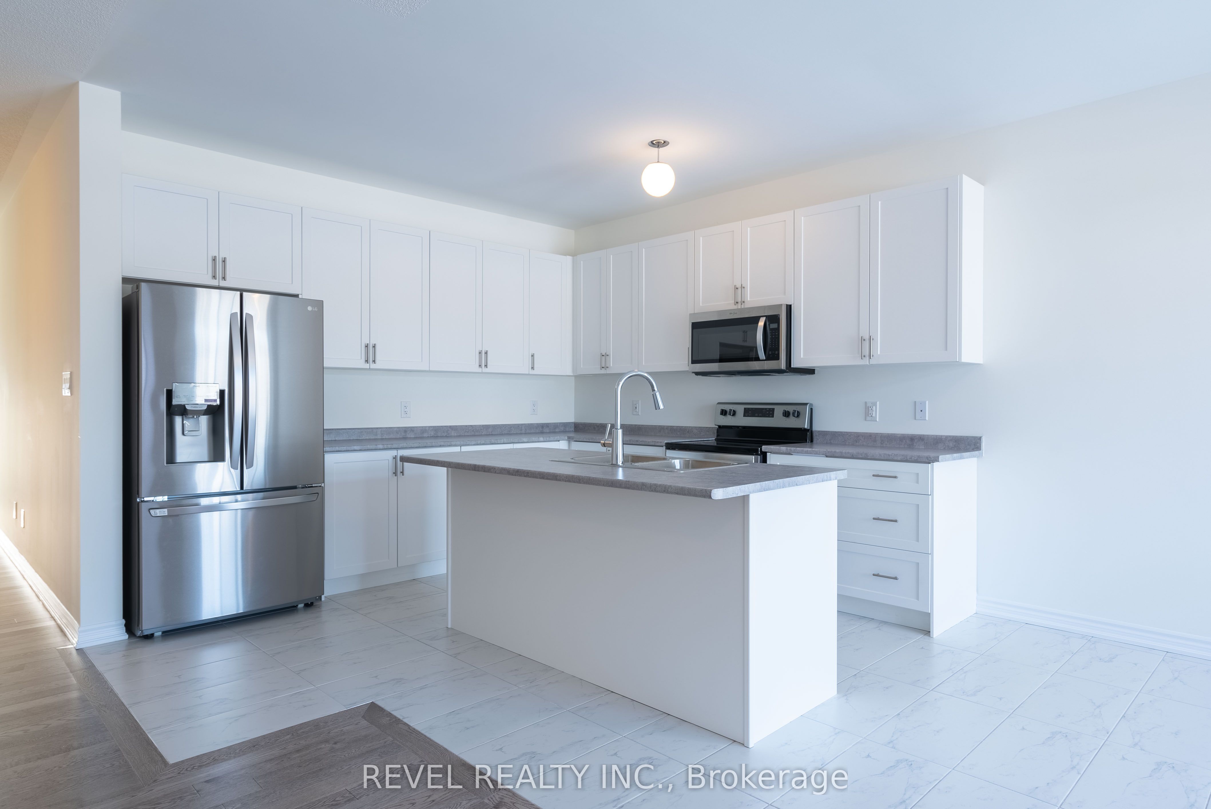 220 Ramblewood Drive Property Photo 10