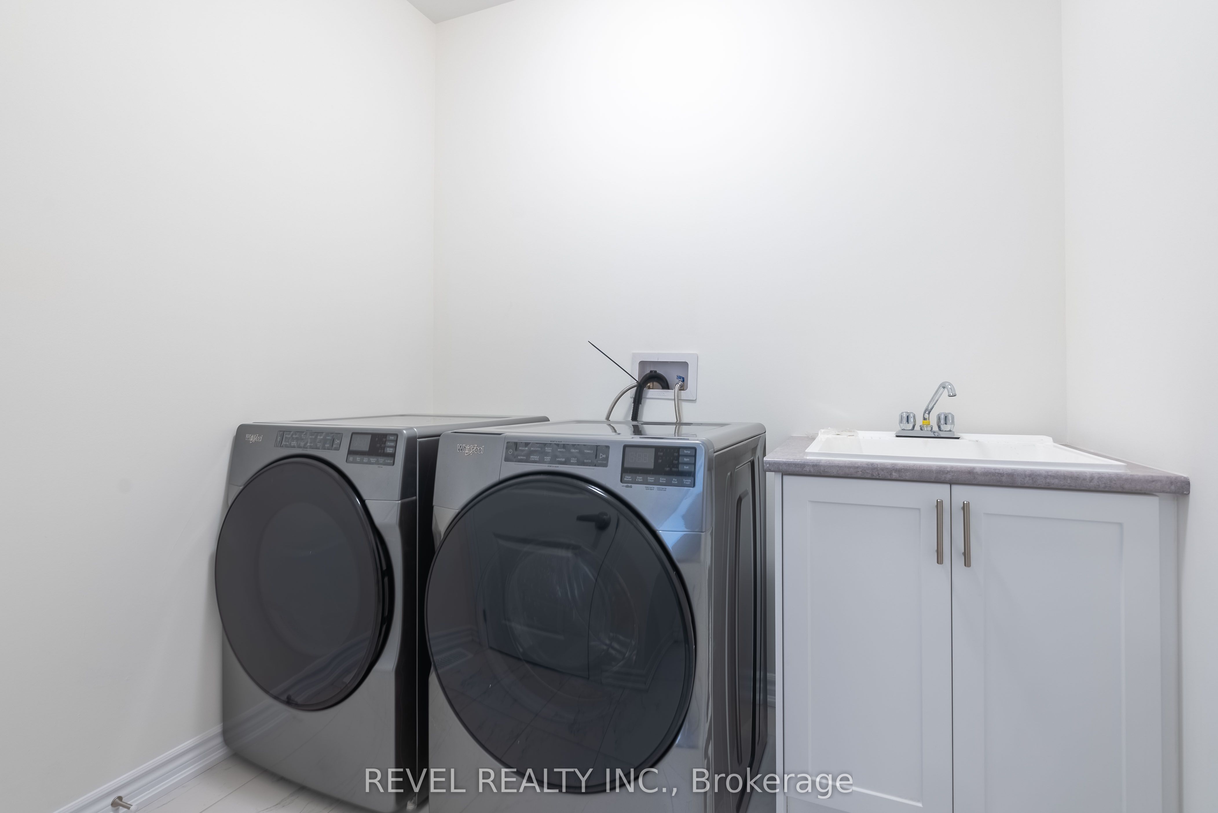 220 Ramblewood Drive Property Photo 29