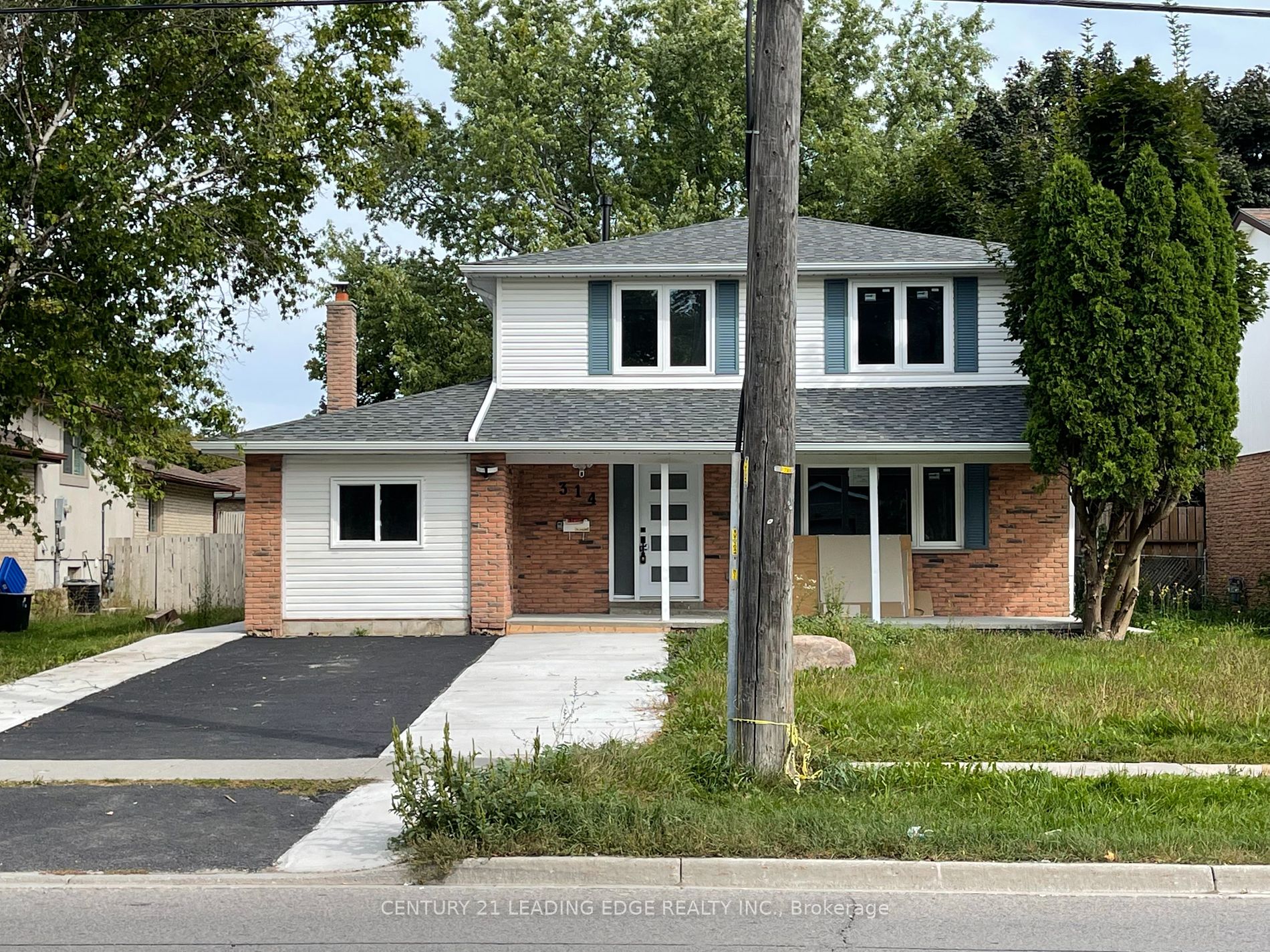 314 Grove St E Property Photo