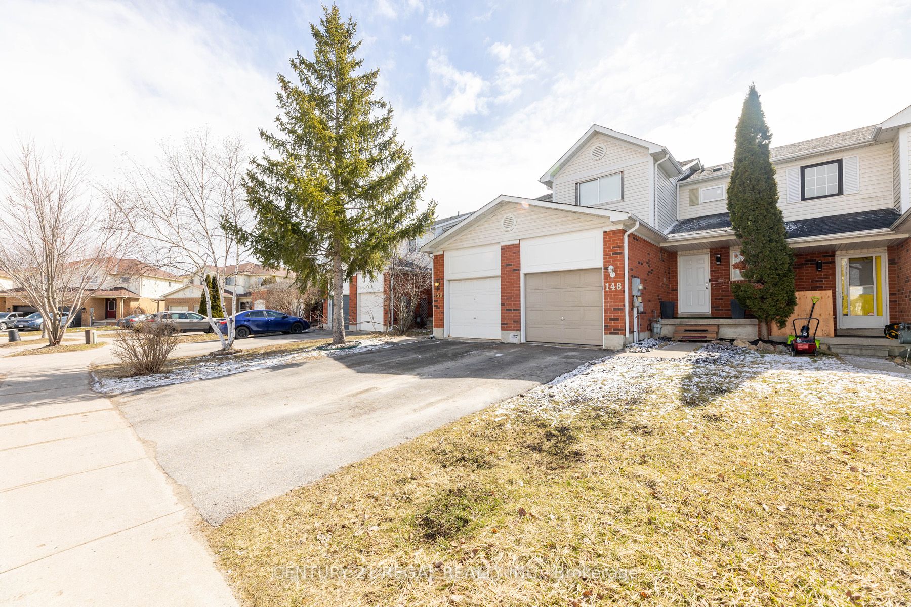 148 Pickett Cres Property Photo 1