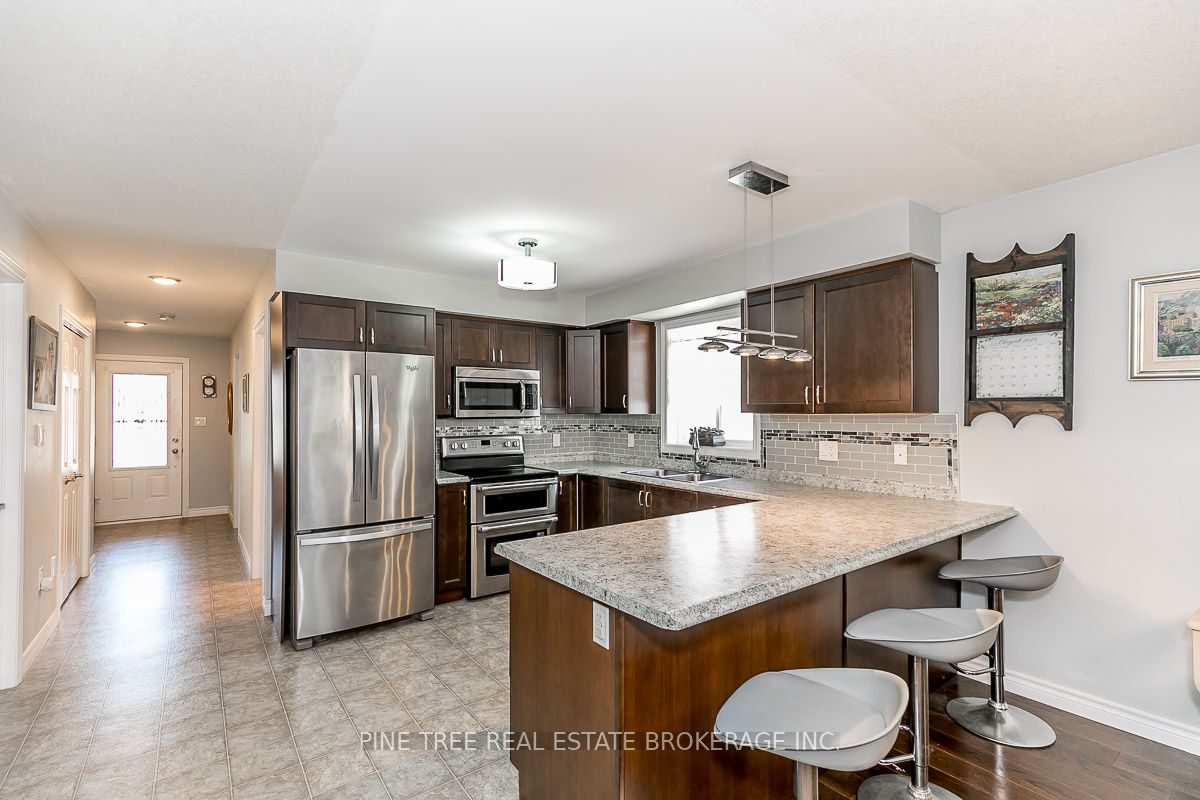 110 Lucy Lane Property Photo 7