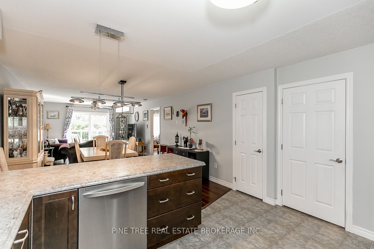 110 Lucy Lane Property Photo 9
