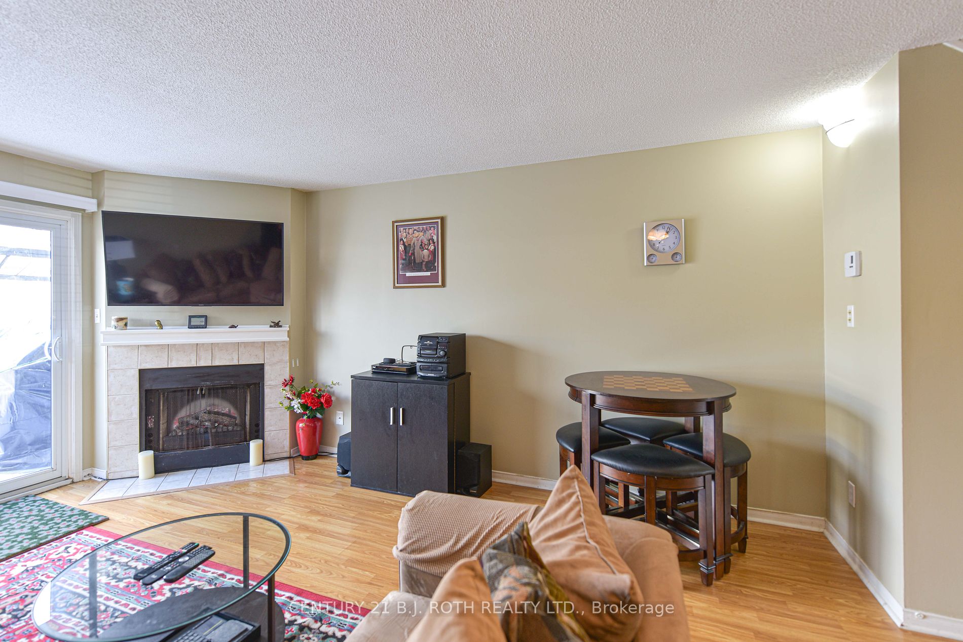 11 Laguna Pkwy 16 Property Photo 11