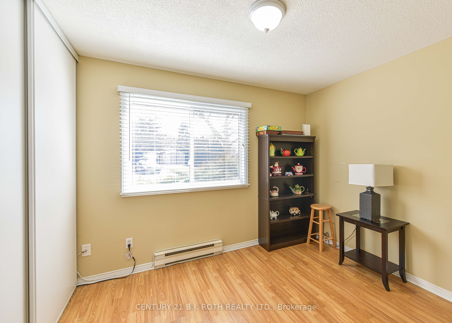 11 Laguna Pkwy 16 Property Photo 13