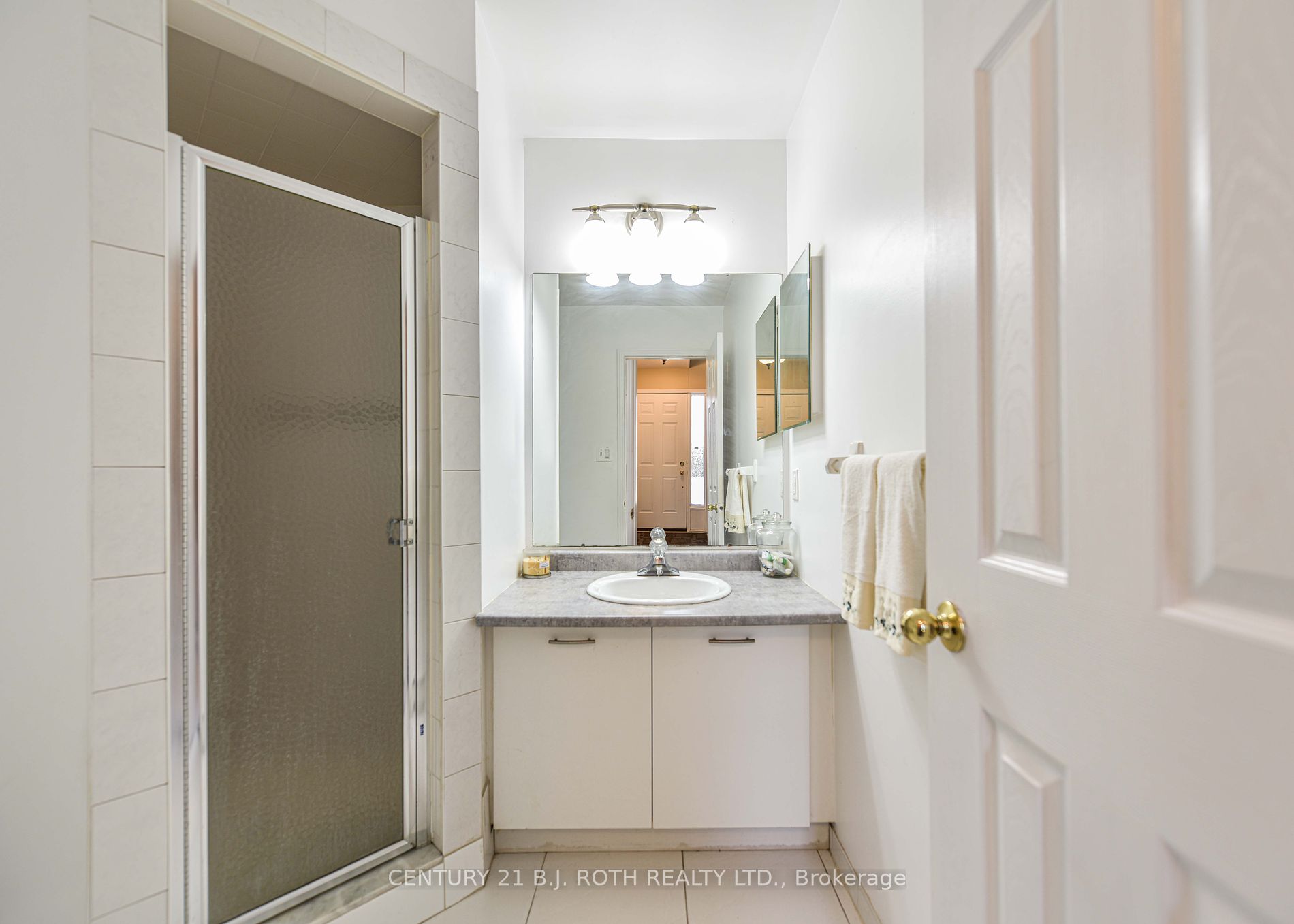 11 Laguna Pkwy 16 Property Photo 14