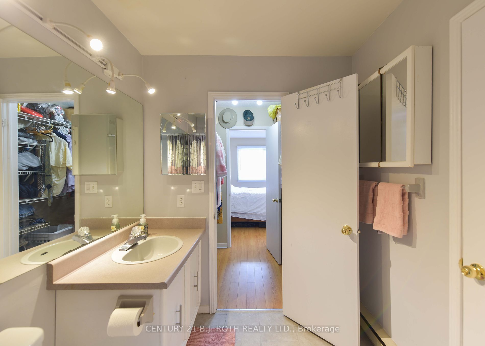 11 Laguna Pkwy 16 Property Photo 19