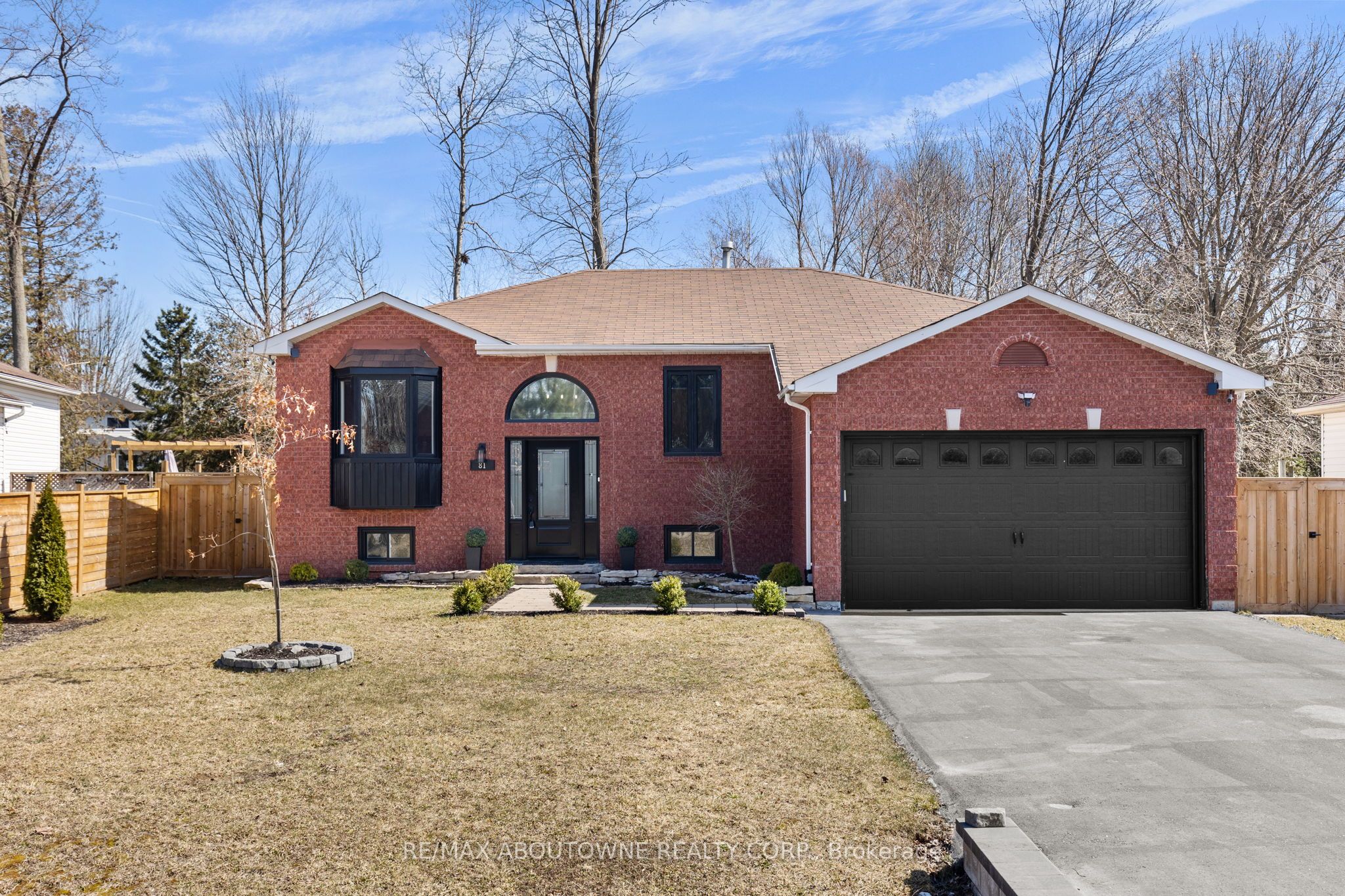 81 Royal Beech Drive Property Photo 3