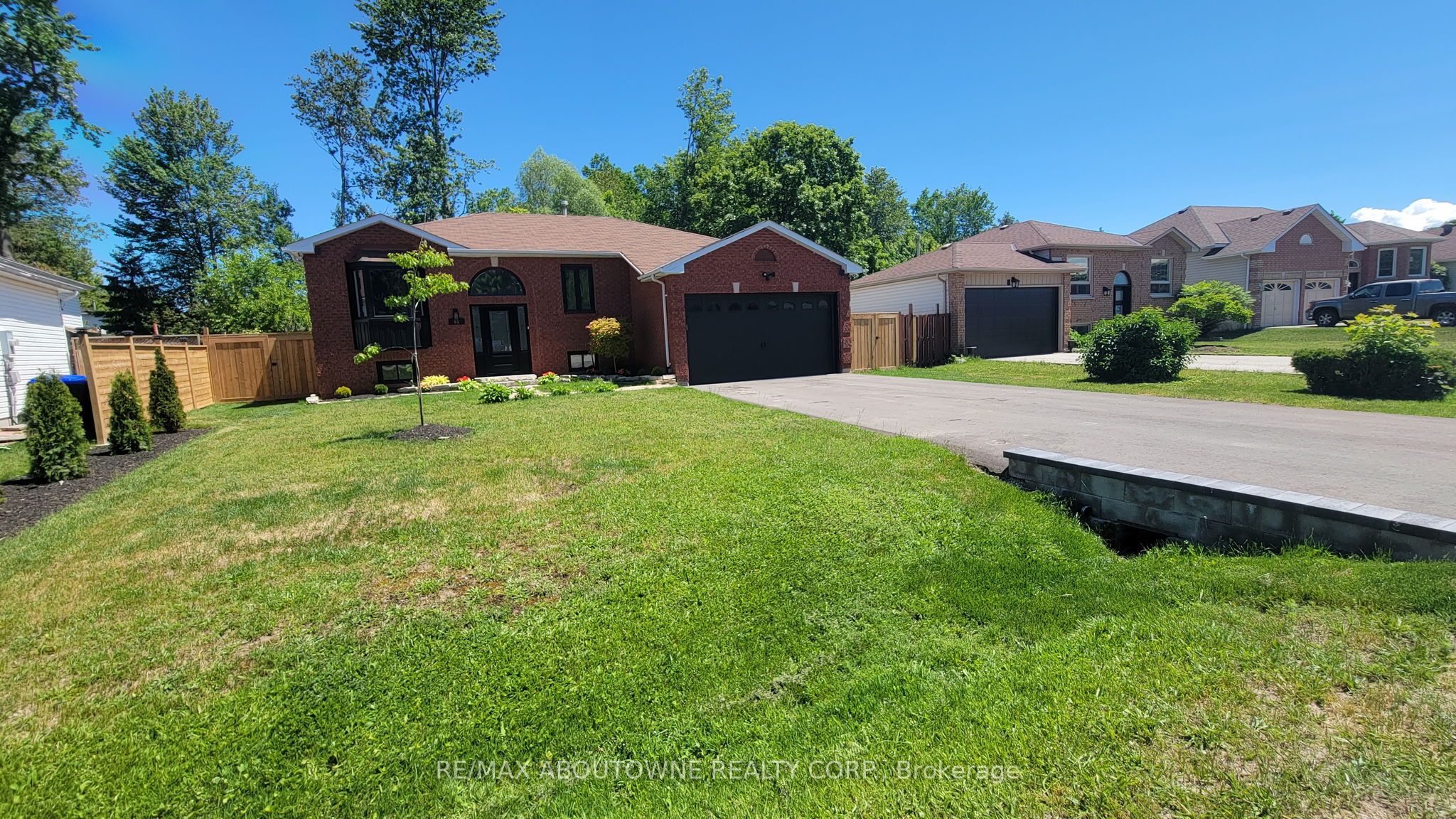 81 Royal Beech Drive Property Photo 6