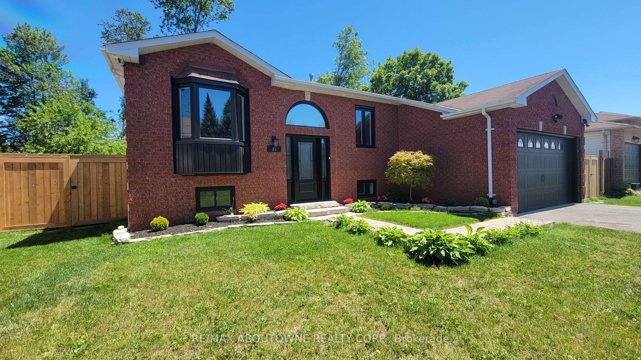 81 Royal Beech Drive Property Photo 7