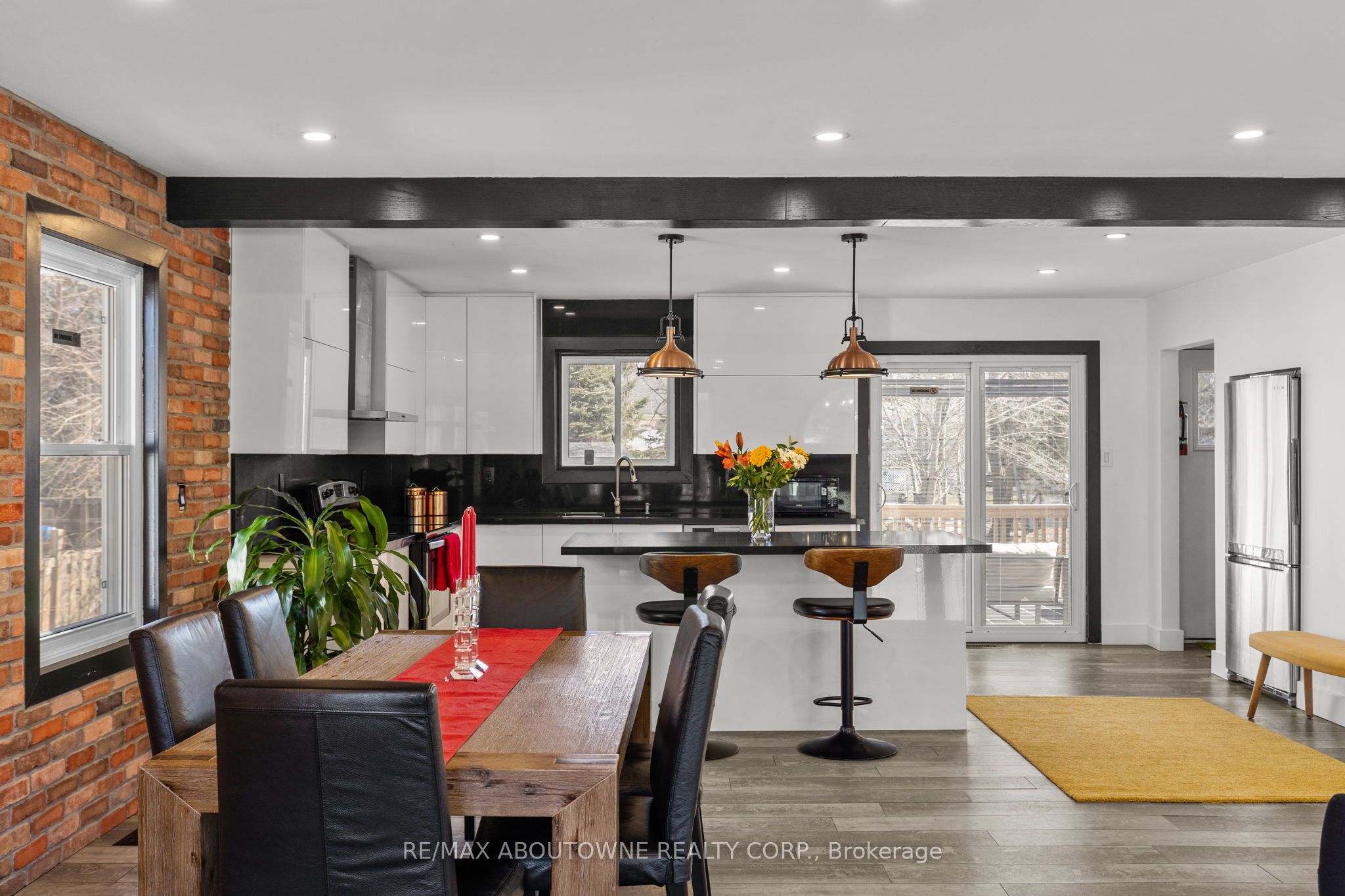 81 Royal Beech Drive Property Photo 12