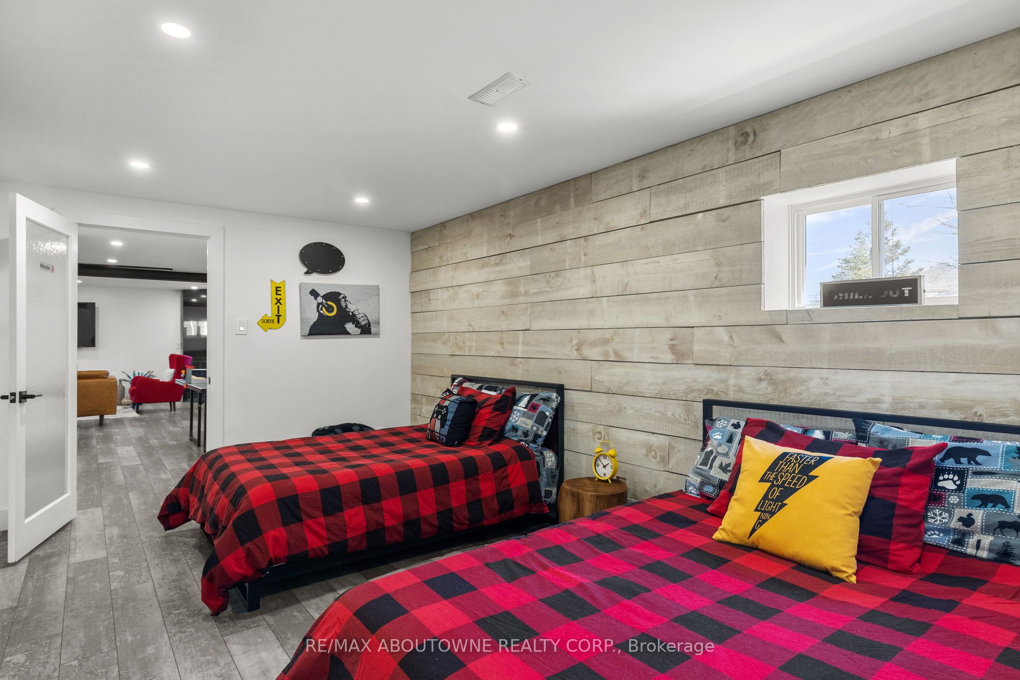 81 Royal Beech Drive Property Photo 29